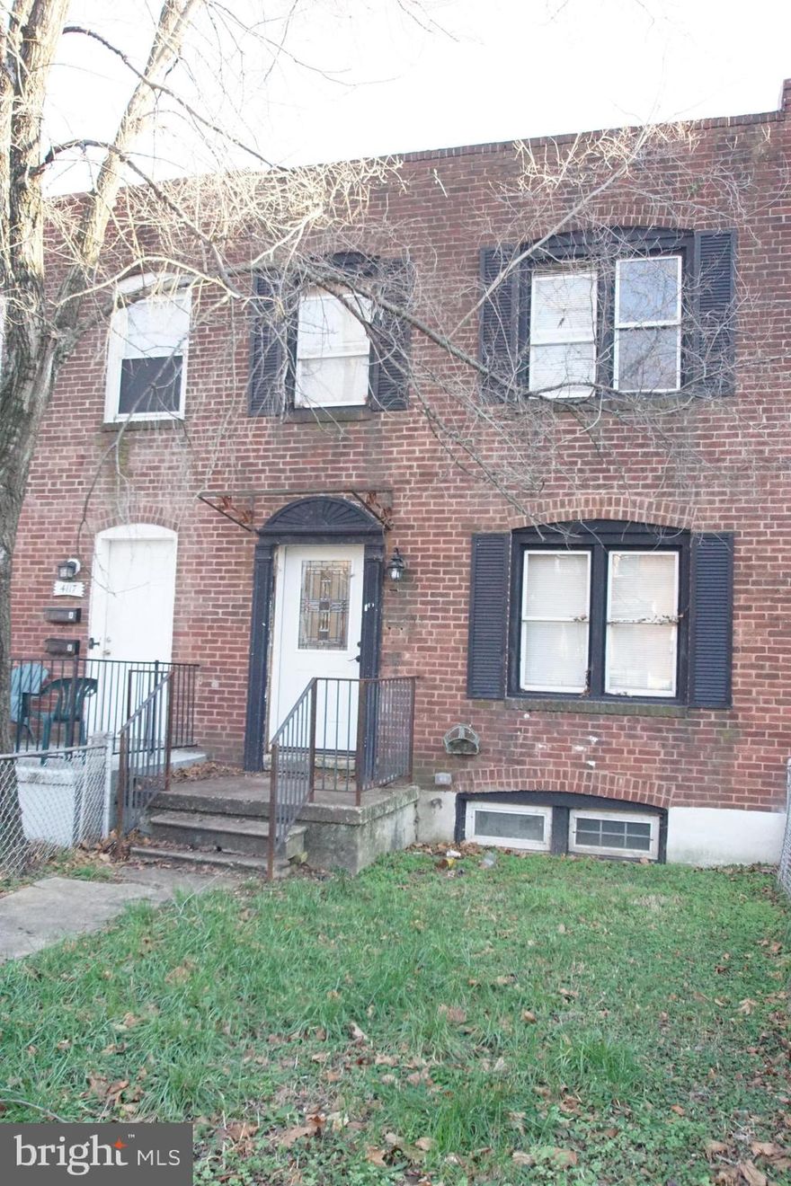 PROPERTY IN NEED OF REHAB.  BUYER TO VERIFY PROPERTY ZONED FOR MULTIPLE UNITS.   3 BEDROOM, 2 BATH HOME IN BROOKLYN.   PROPERTY SOLD IN "AS-IS" CONDITION.