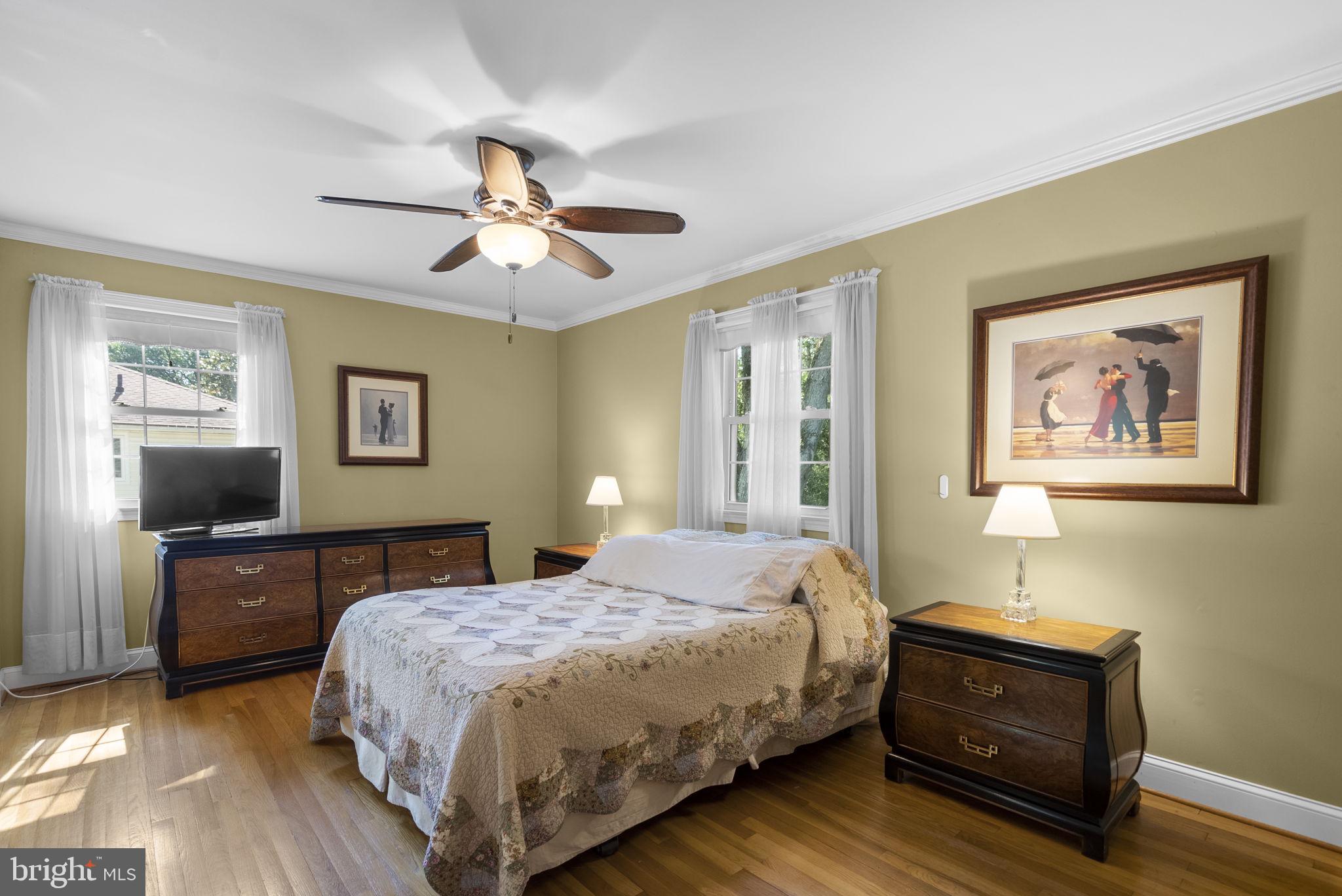WILLIAMSBURG VILLAGE - Residential
