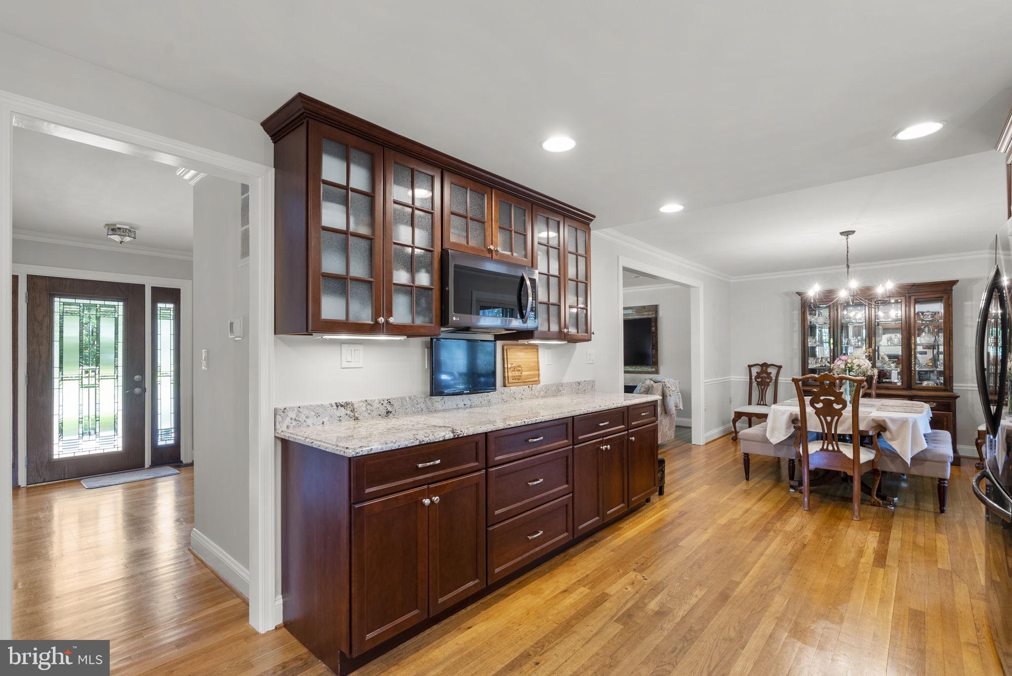 WILLIAMSBURG VILLAGE - Residential