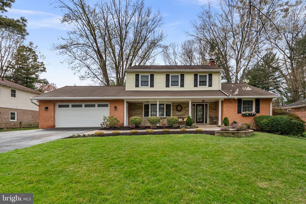 Photo of 4120 Sir Walter Road, OLNEY, MD 20832 (MLS # MDMC2229112)