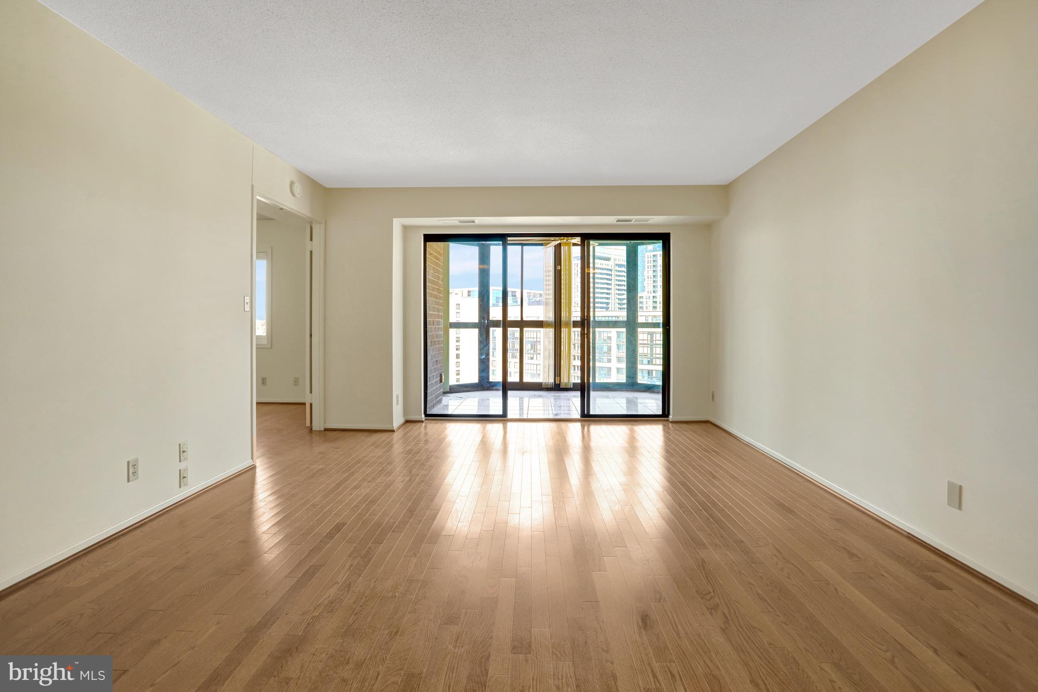 1600 N OAK STREET 1717