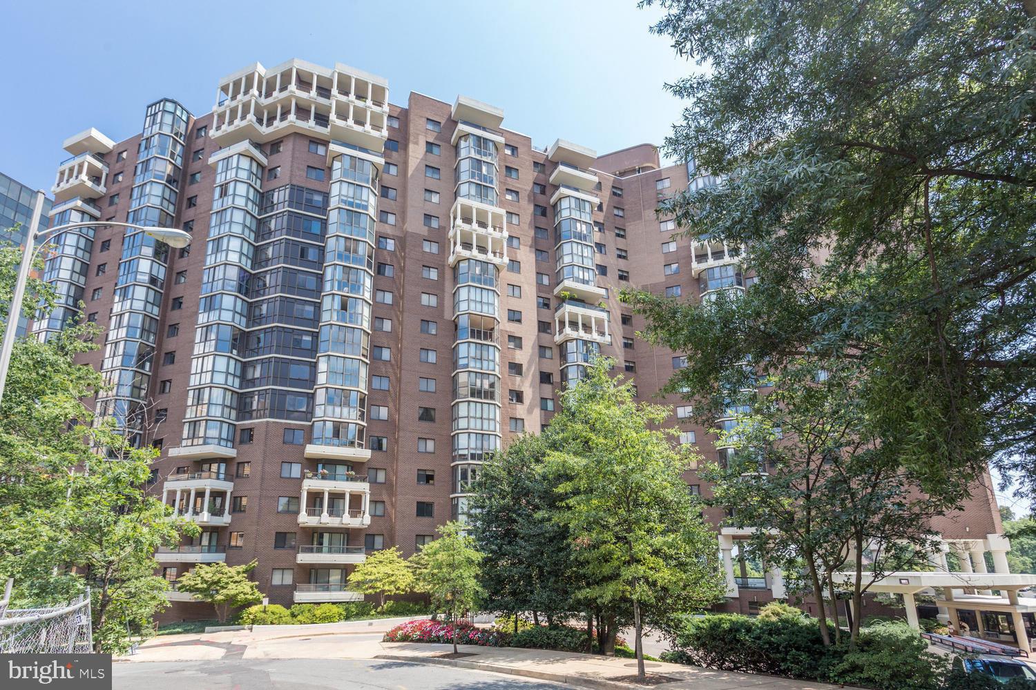 1600 N OAK STREET 1717