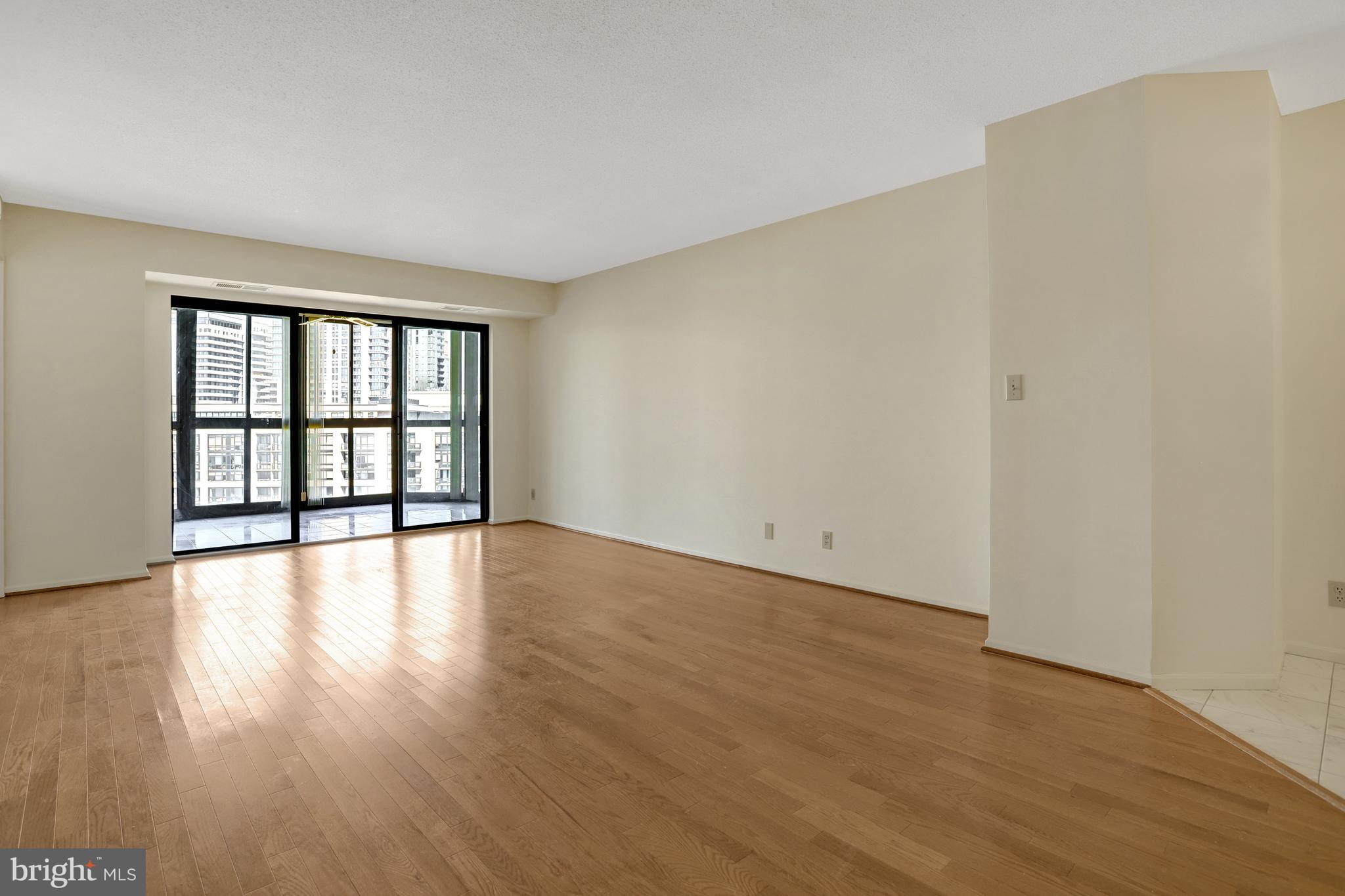 1600 N OAK STREET 1717