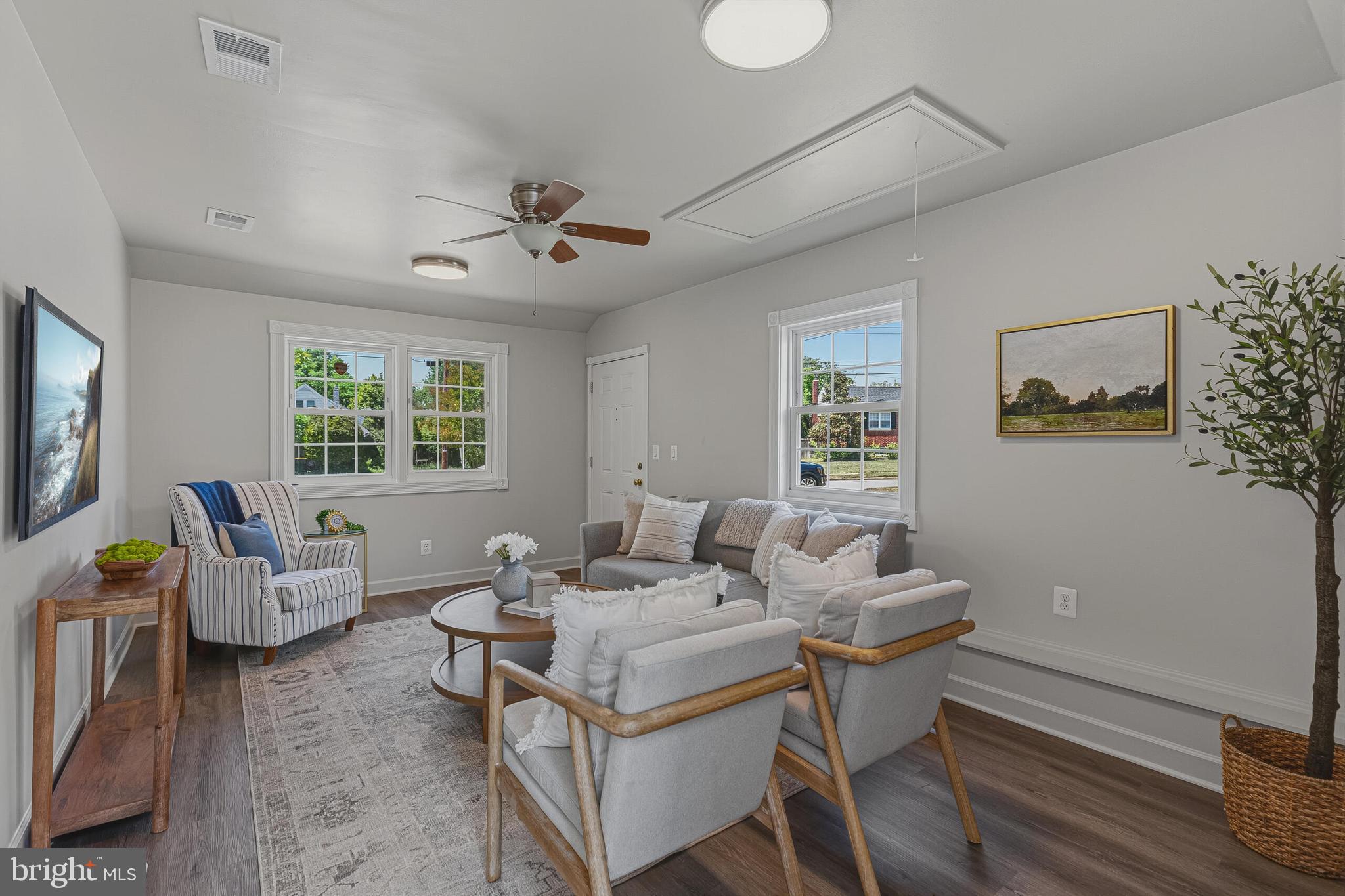 LYNBROOK - Residential