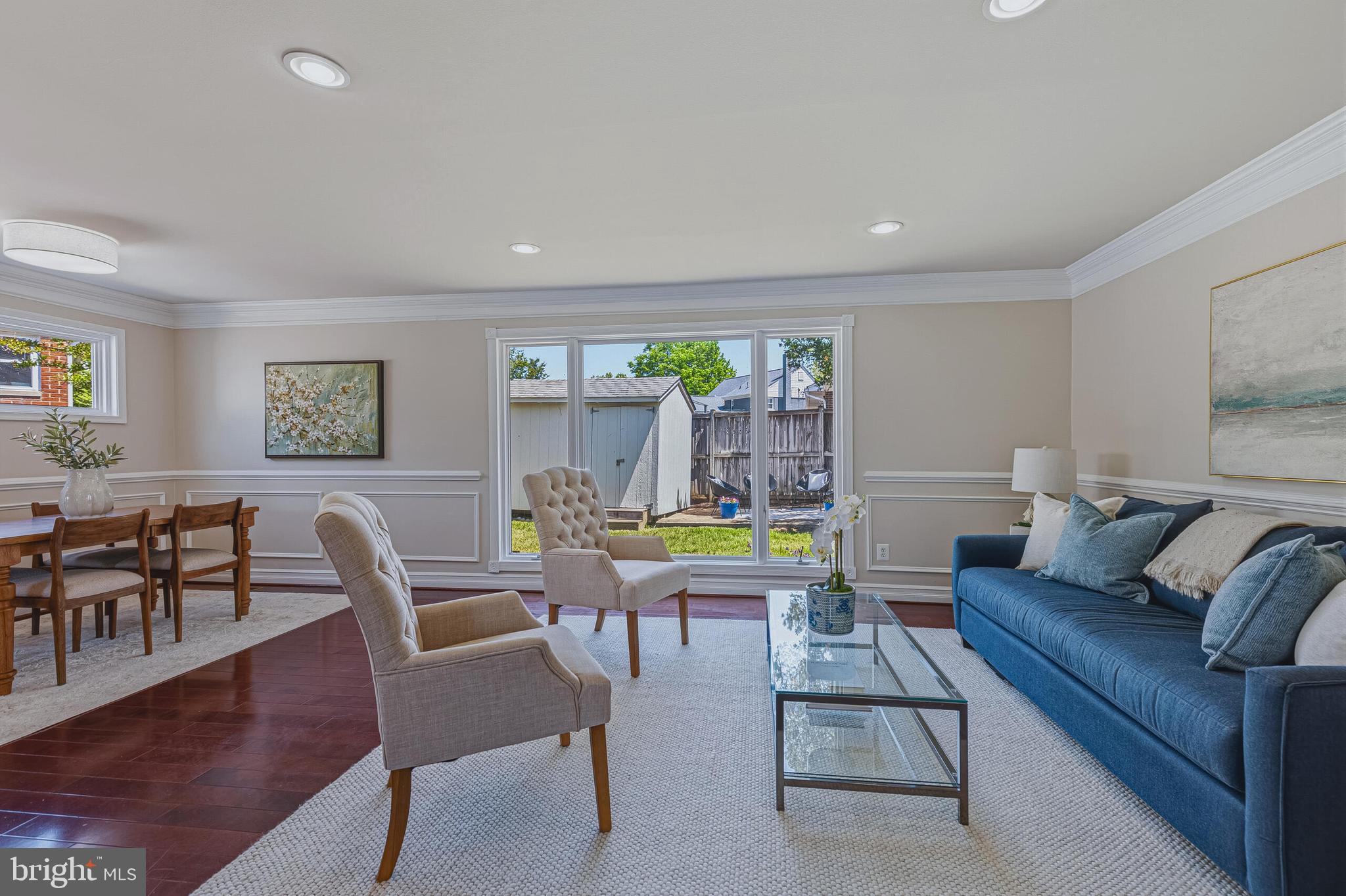 LYNBROOK - Residential
