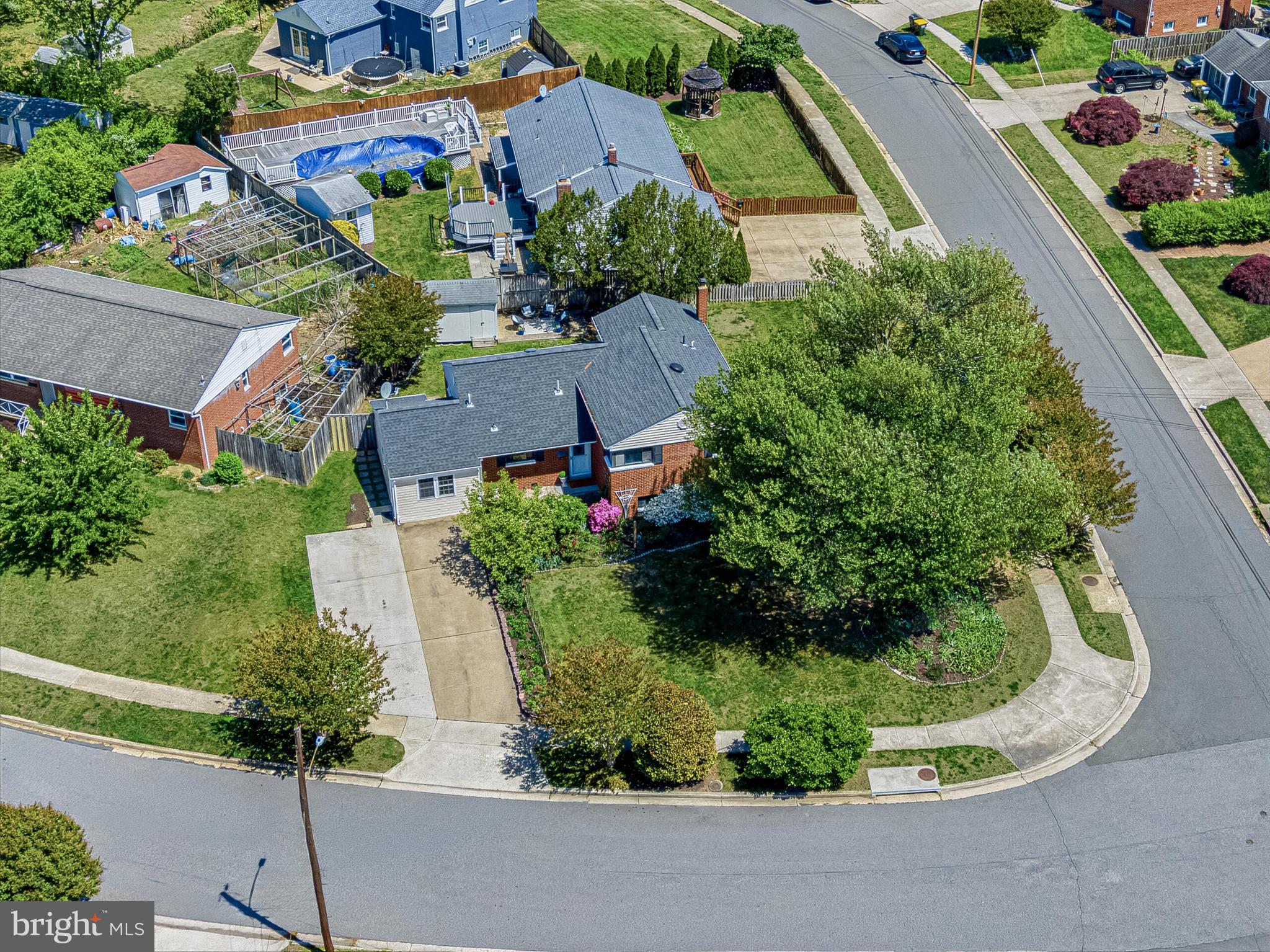 LYNBROOK - Residential