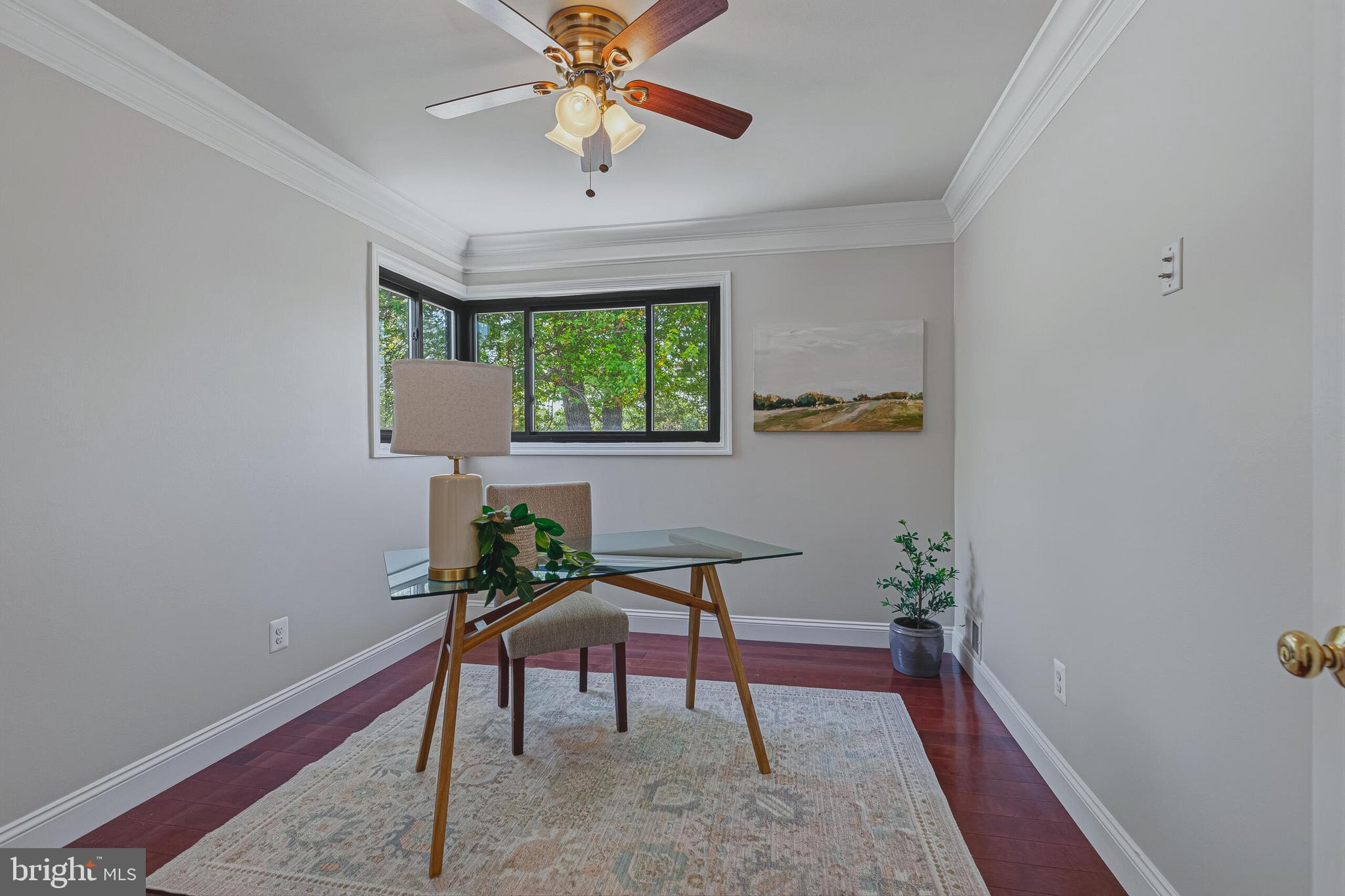 LYNBROOK - Residential
