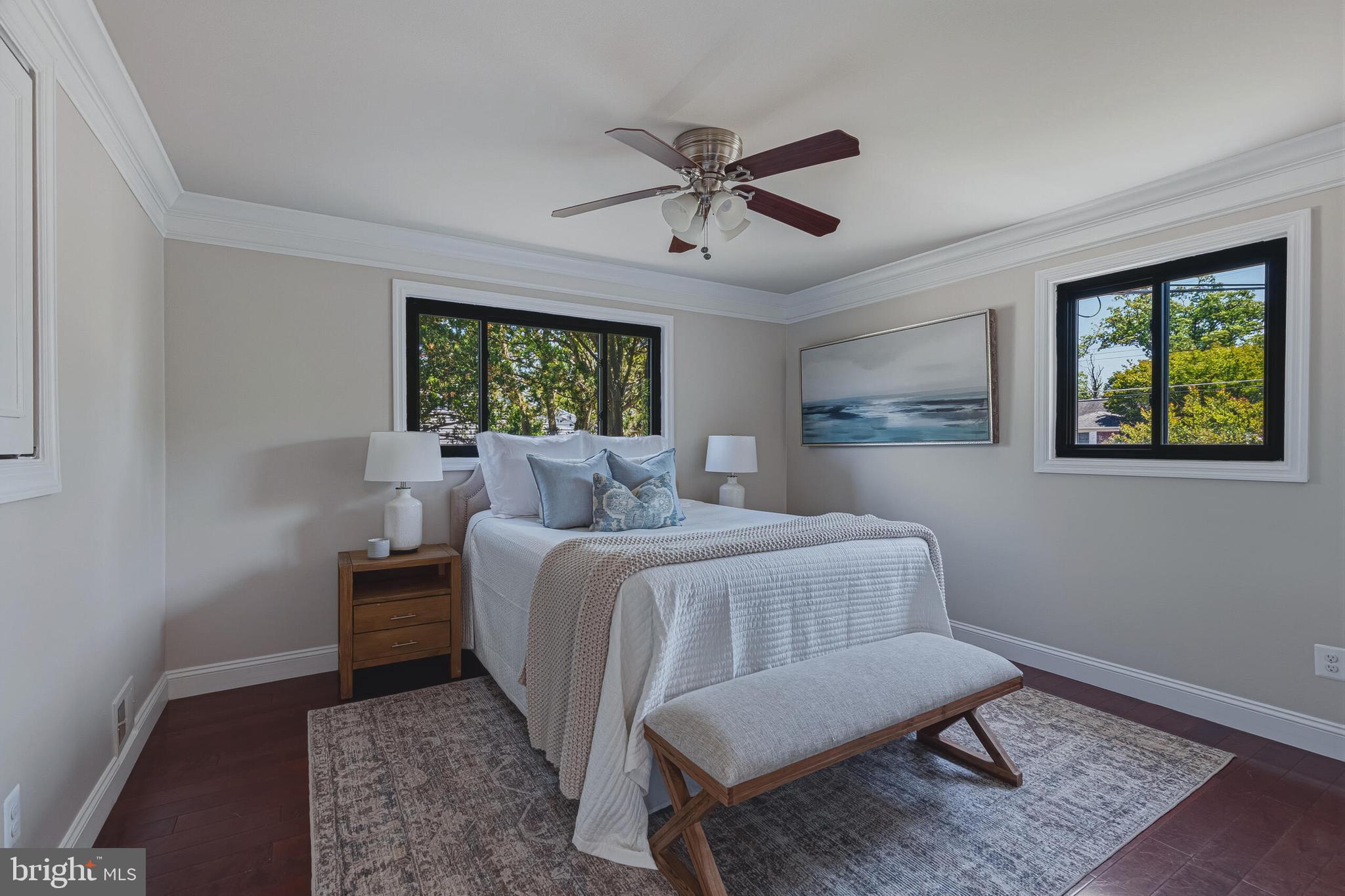 LYNBROOK - Residential
