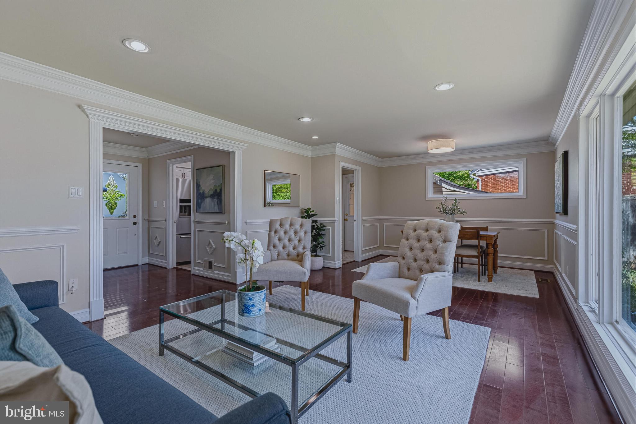 LYNBROOK - Residential