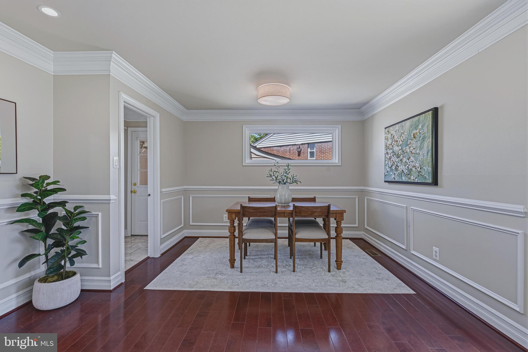 LYNBROOK - Residential