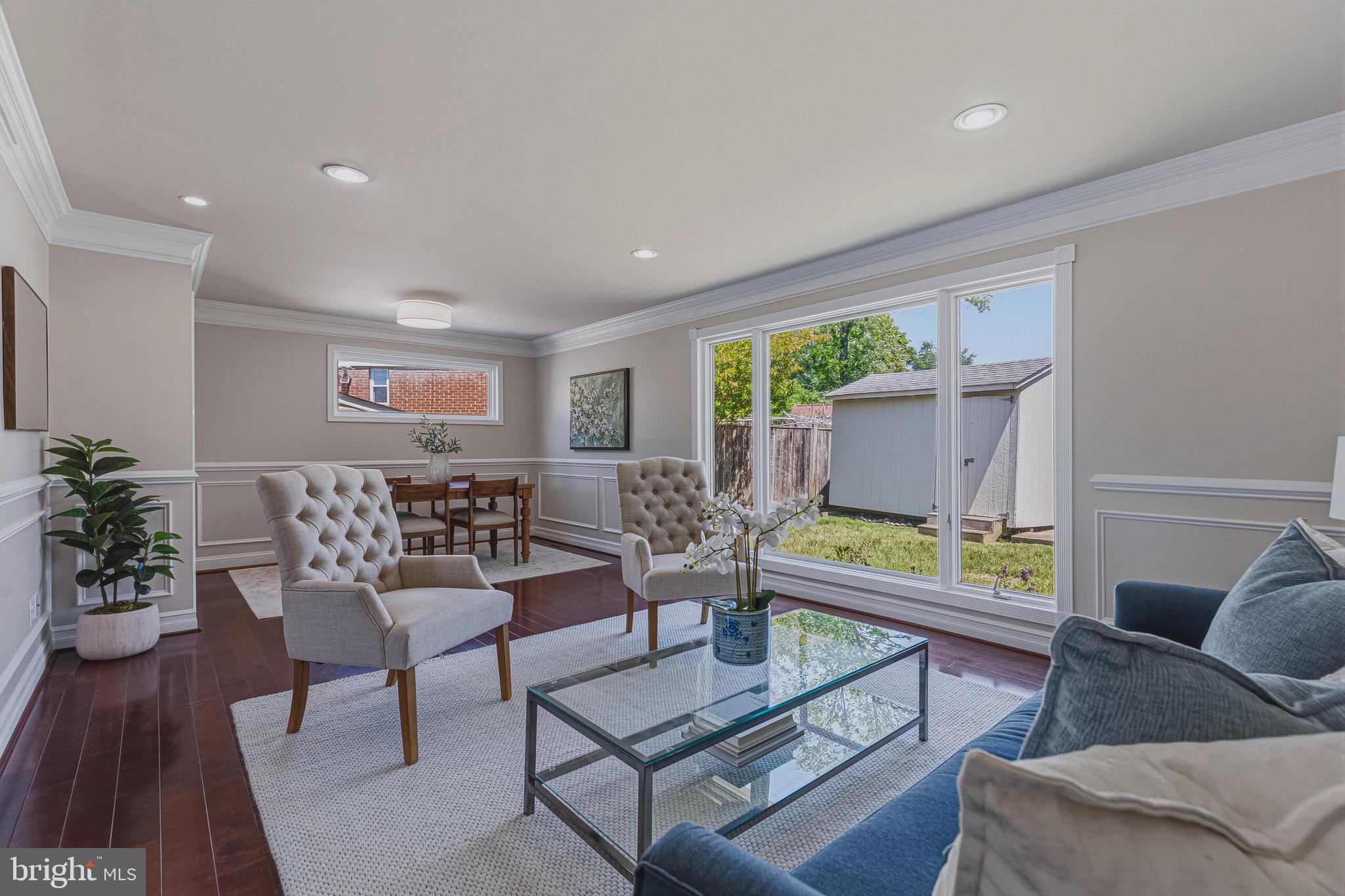 LYNBROOK - Residential
