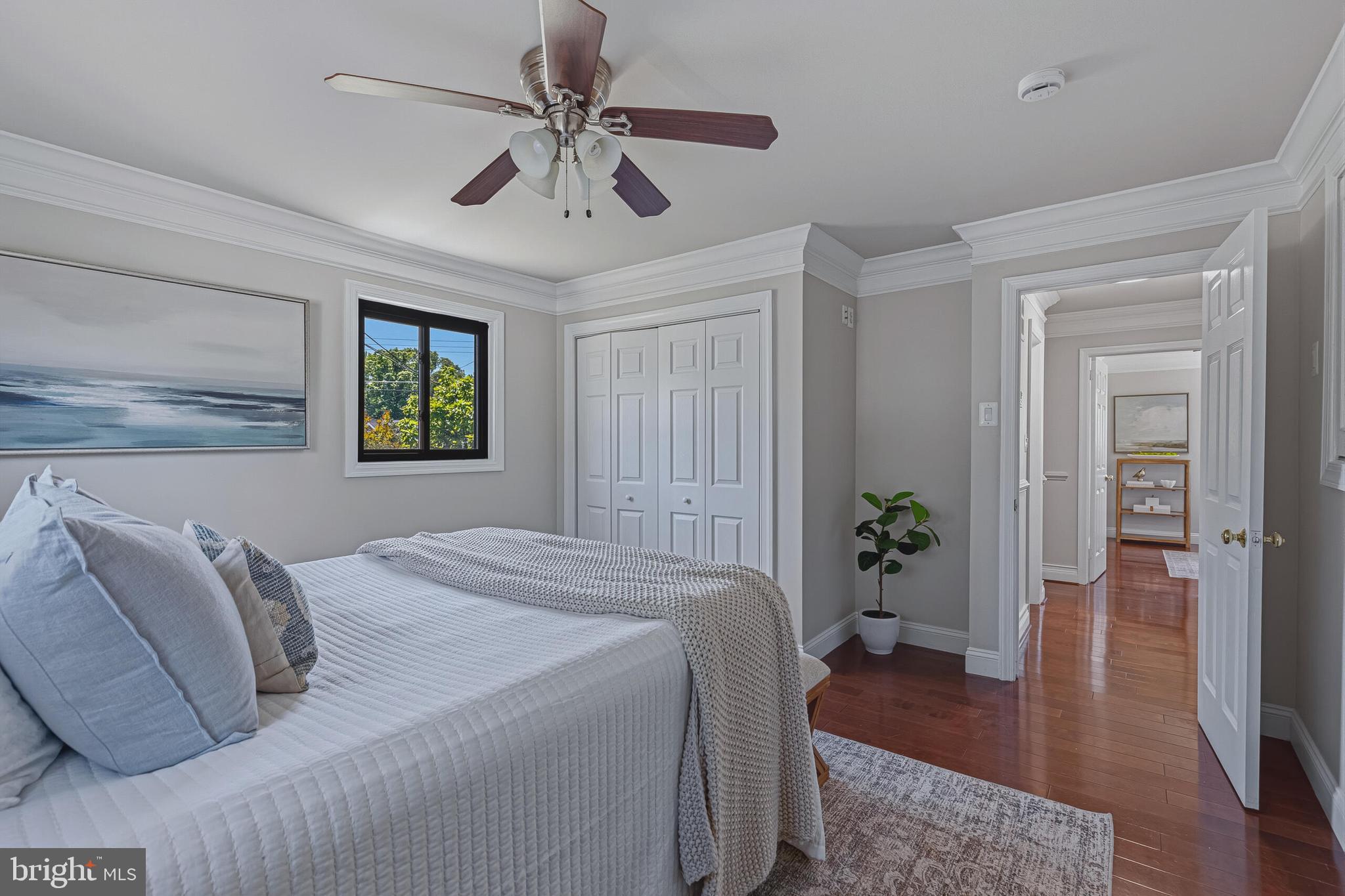 LYNBROOK - Residential