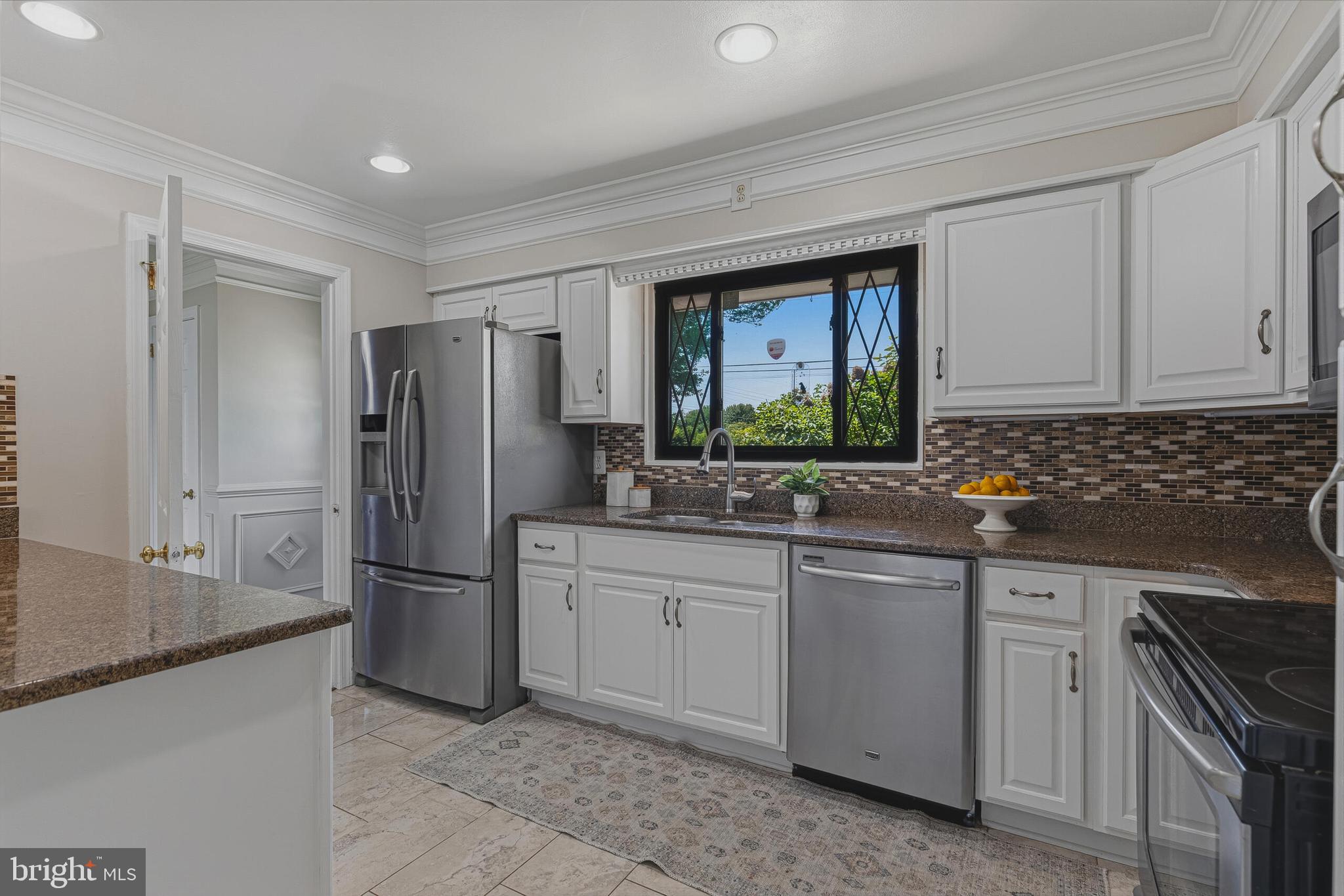 LYNBROOK - Residential