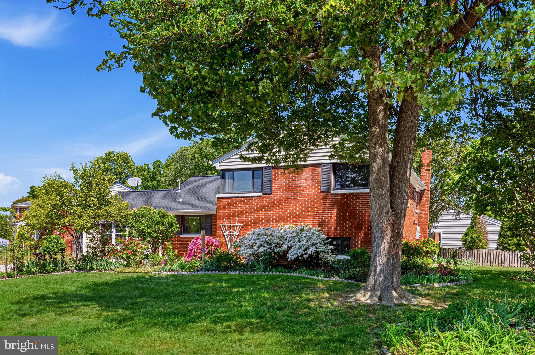 LYNBROOK - Residential