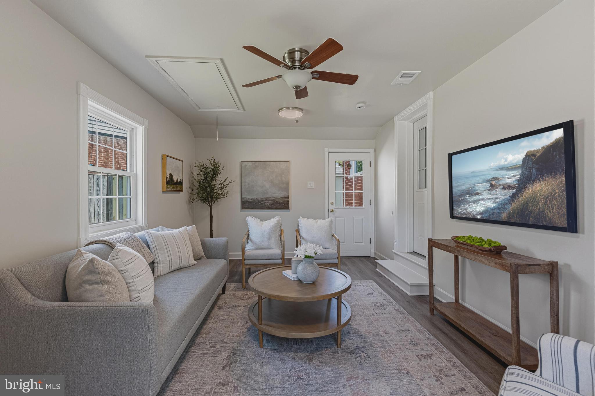 LYNBROOK - Residential