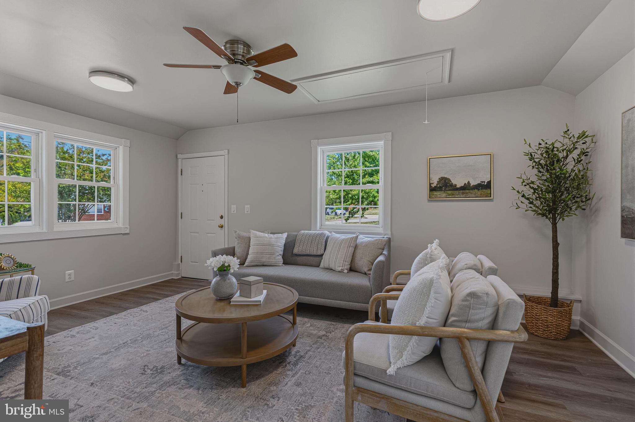 LYNBROOK - Residential
