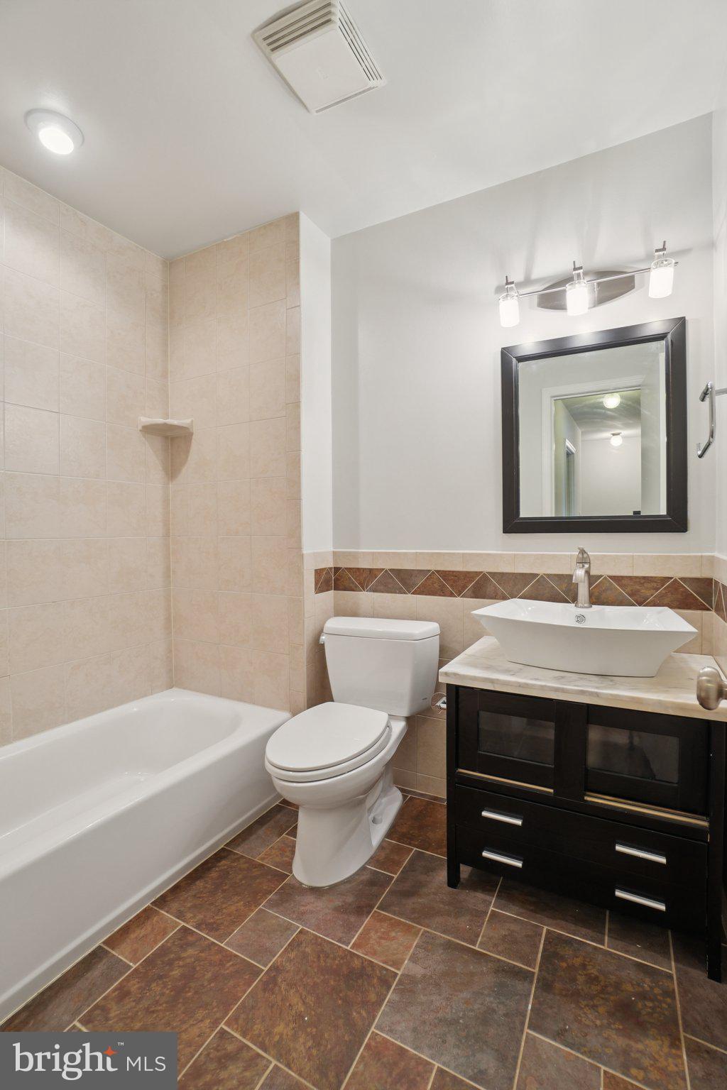 LAFAYETTE VILLAGE - Residential Lease