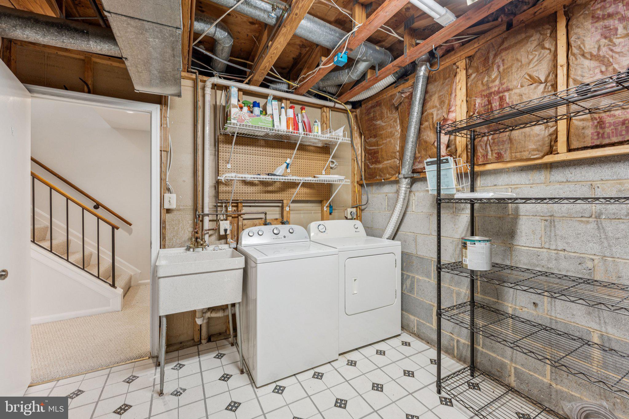 LAFAYETTE VILLAGE - Residential Lease