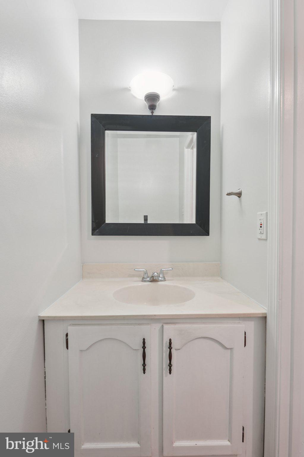 LAFAYETTE VILLAGE - Residential Lease