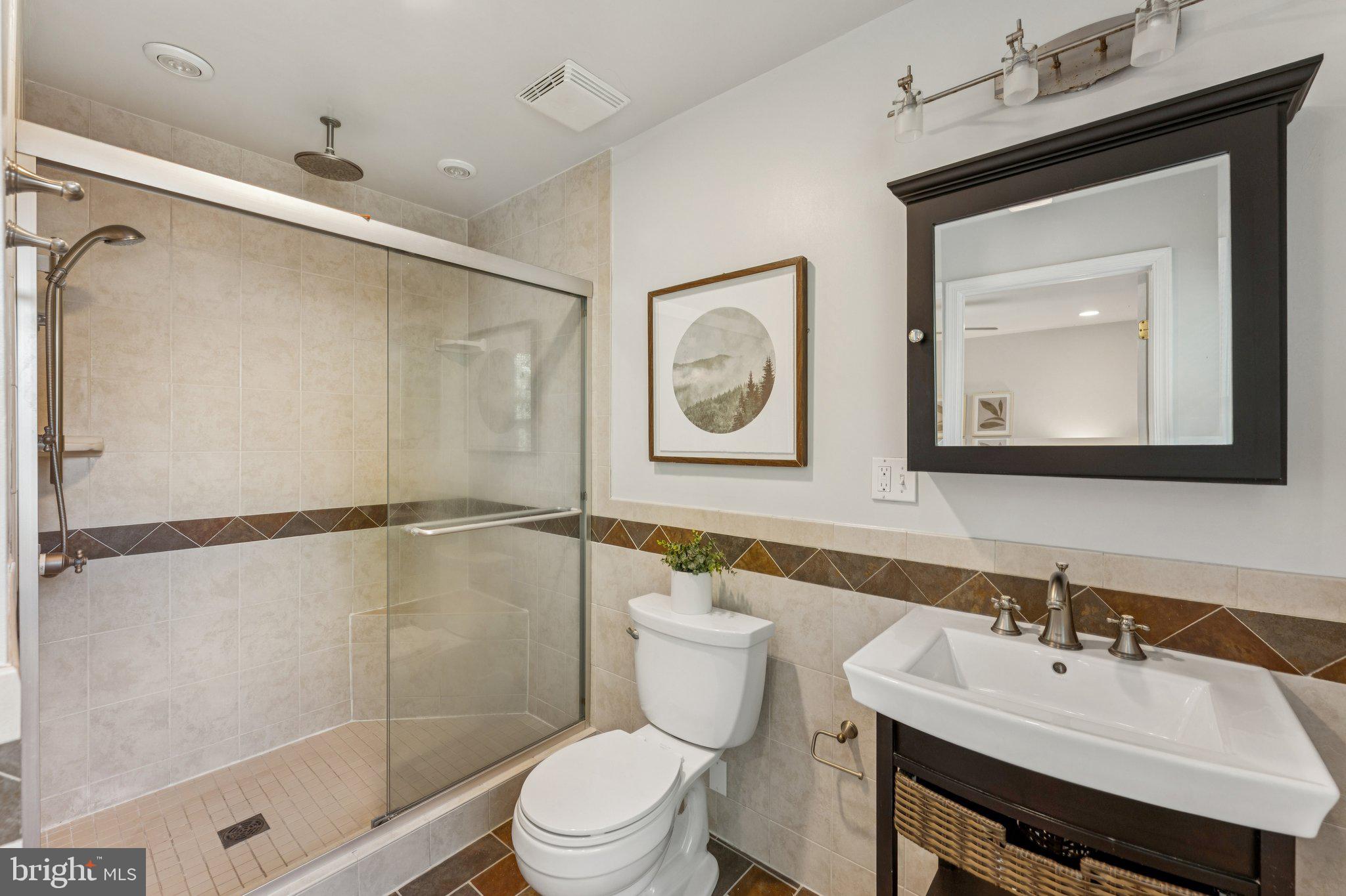 LAFAYETTE VILLAGE - Residential Lease