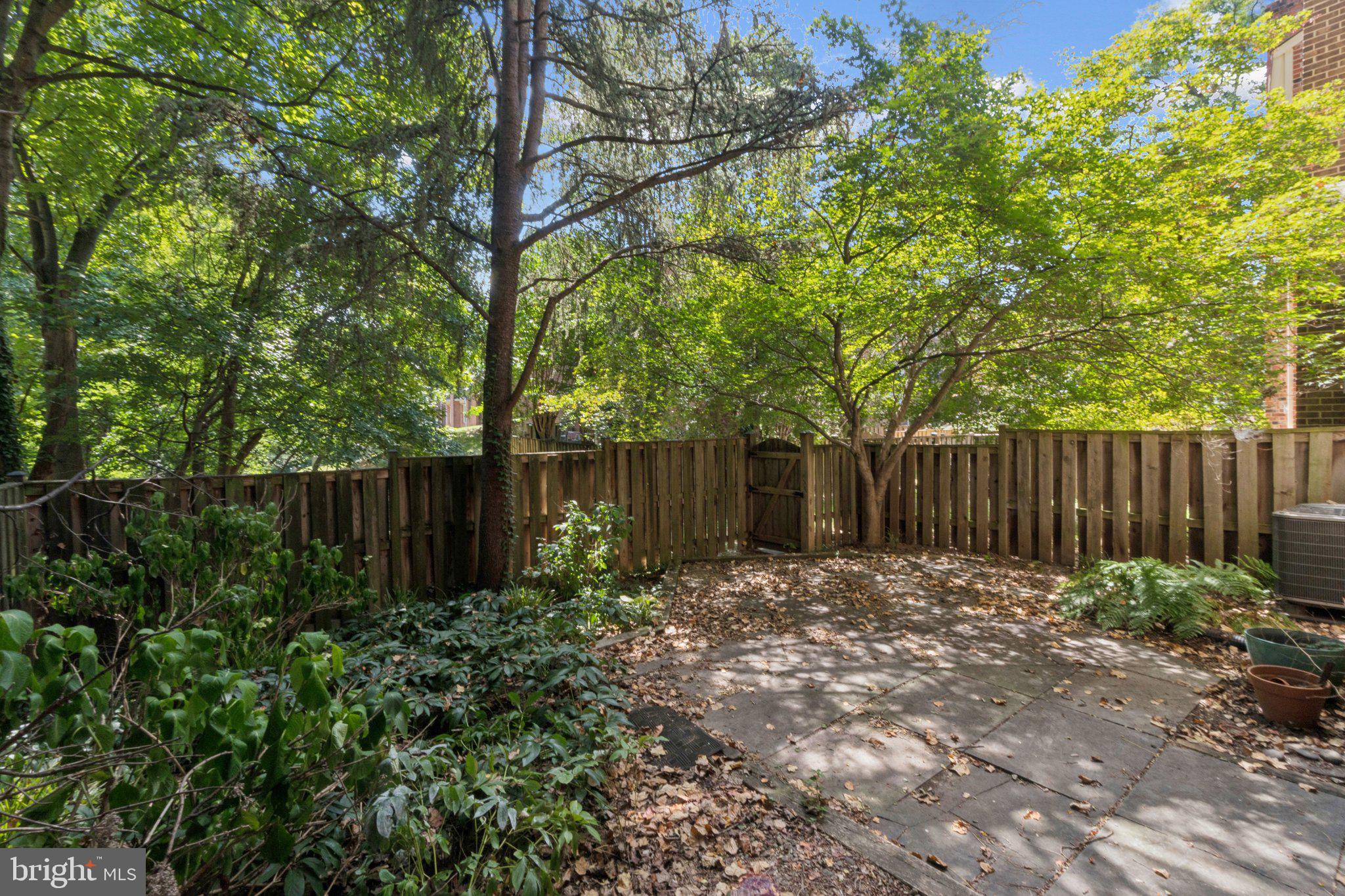 LAFAYETTE VILLAGE - Residential Lease