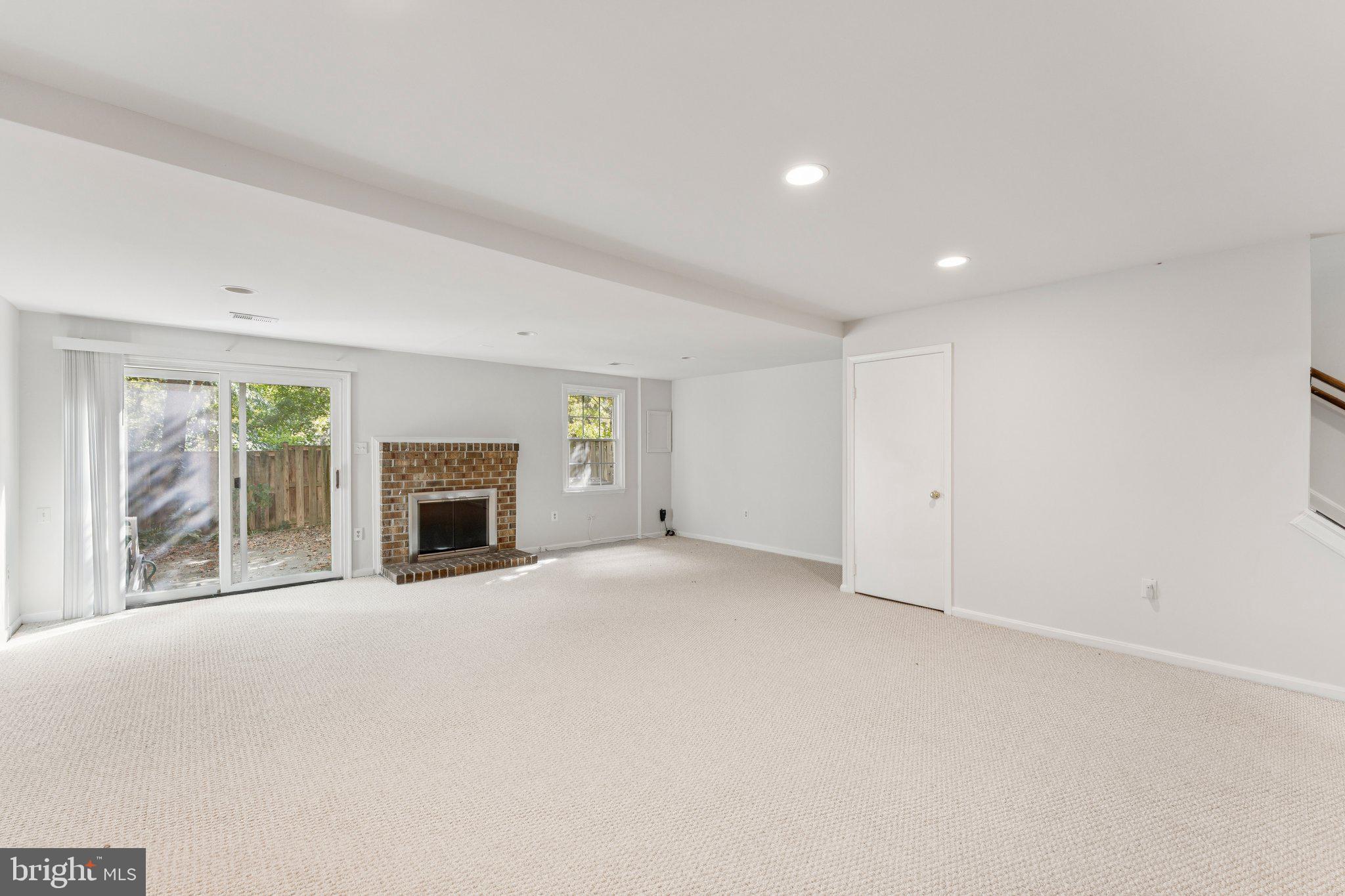 LAFAYETTE VILLAGE - Residential Lease