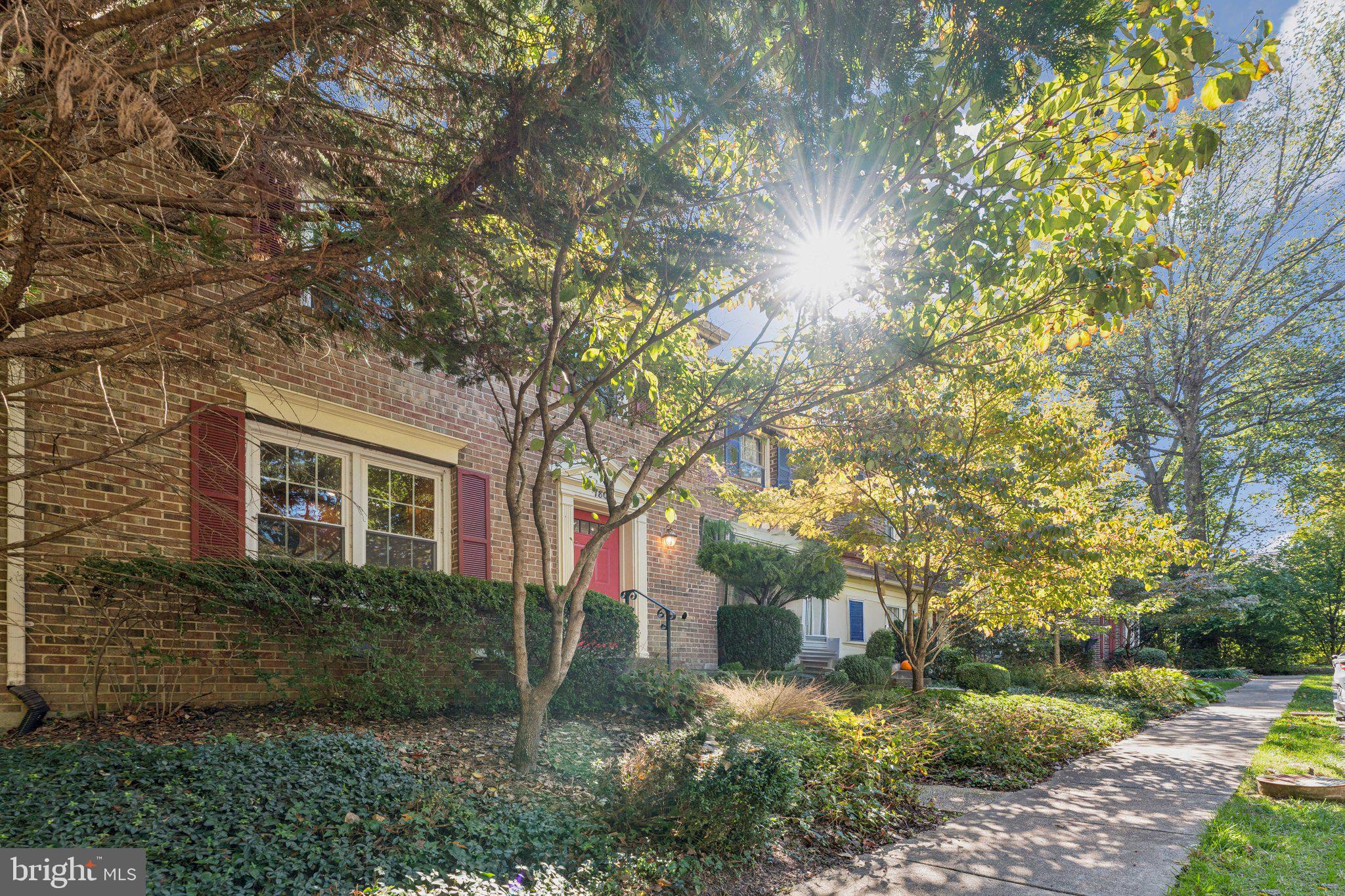 LAFAYETTE VILLAGE - Residential Lease