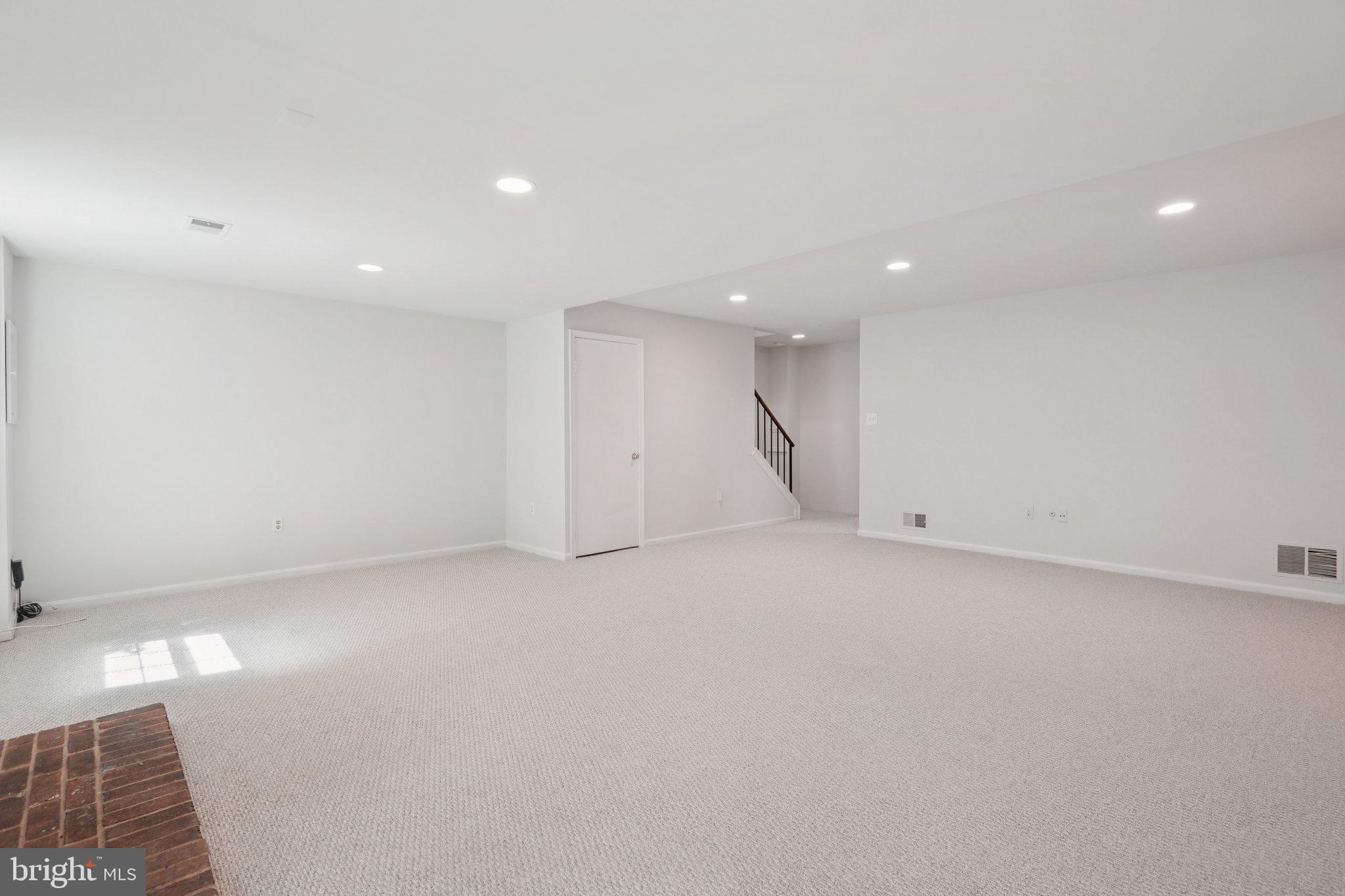 LAFAYETTE VILLAGE - Residential Lease