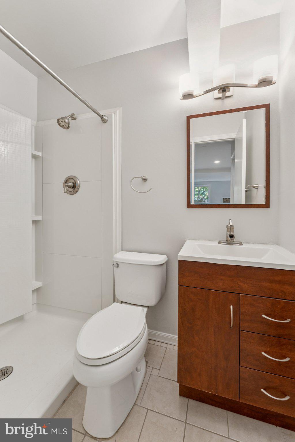 LAFAYETTE VILLAGE - Residential Lease