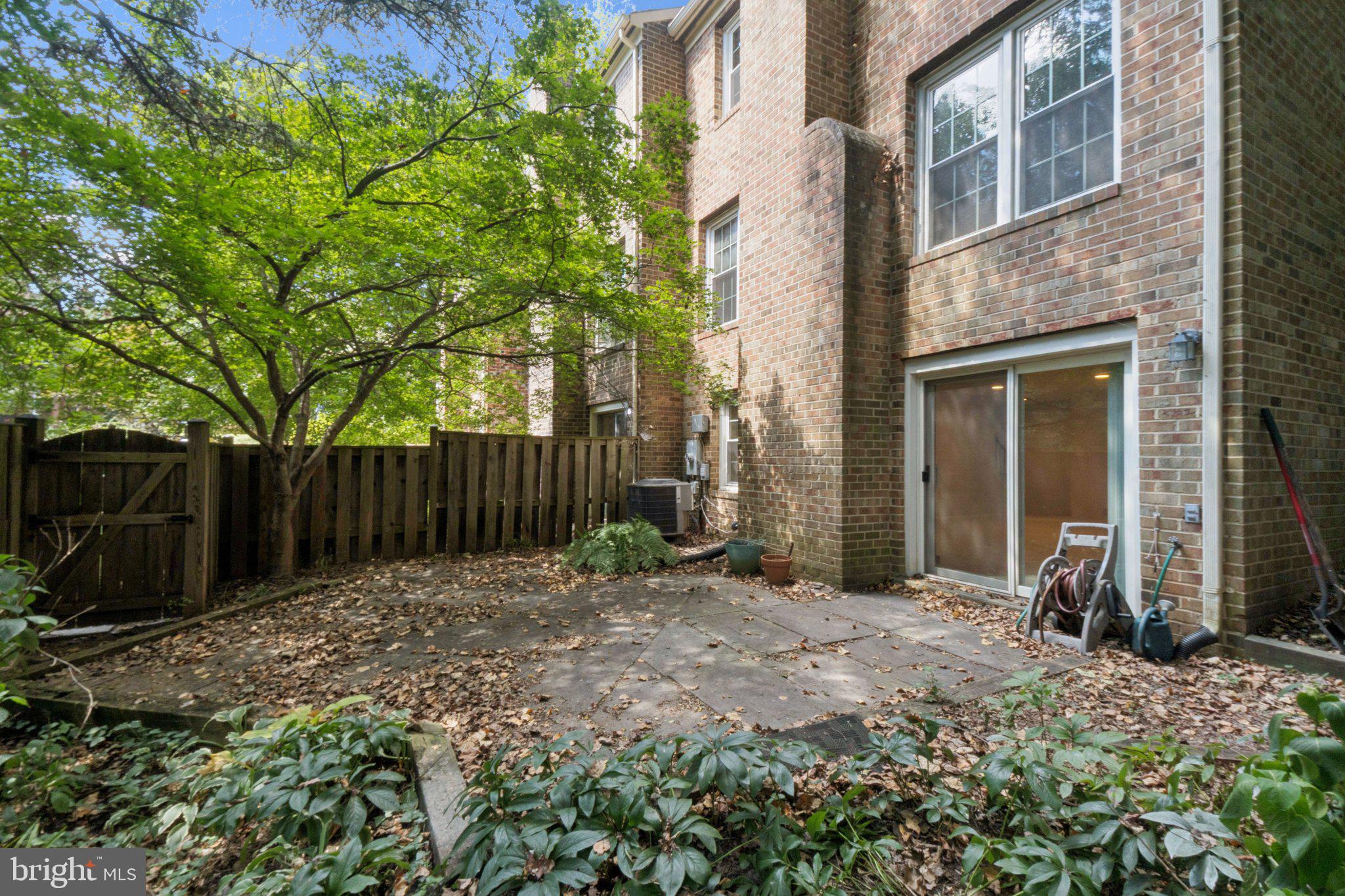 LAFAYETTE VILLAGE - Residential Lease