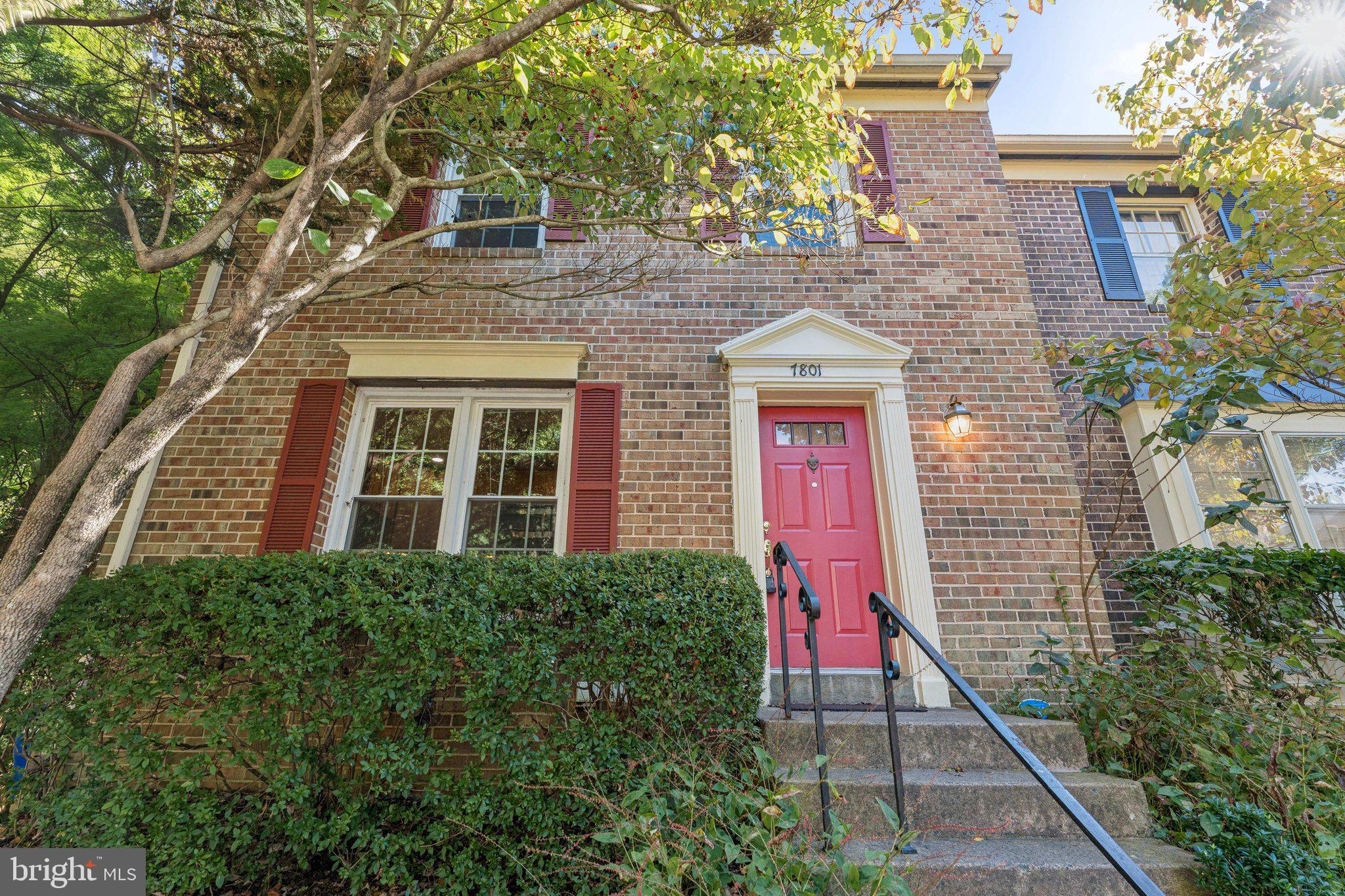 LAFAYETTE VILLAGE - Residential Lease