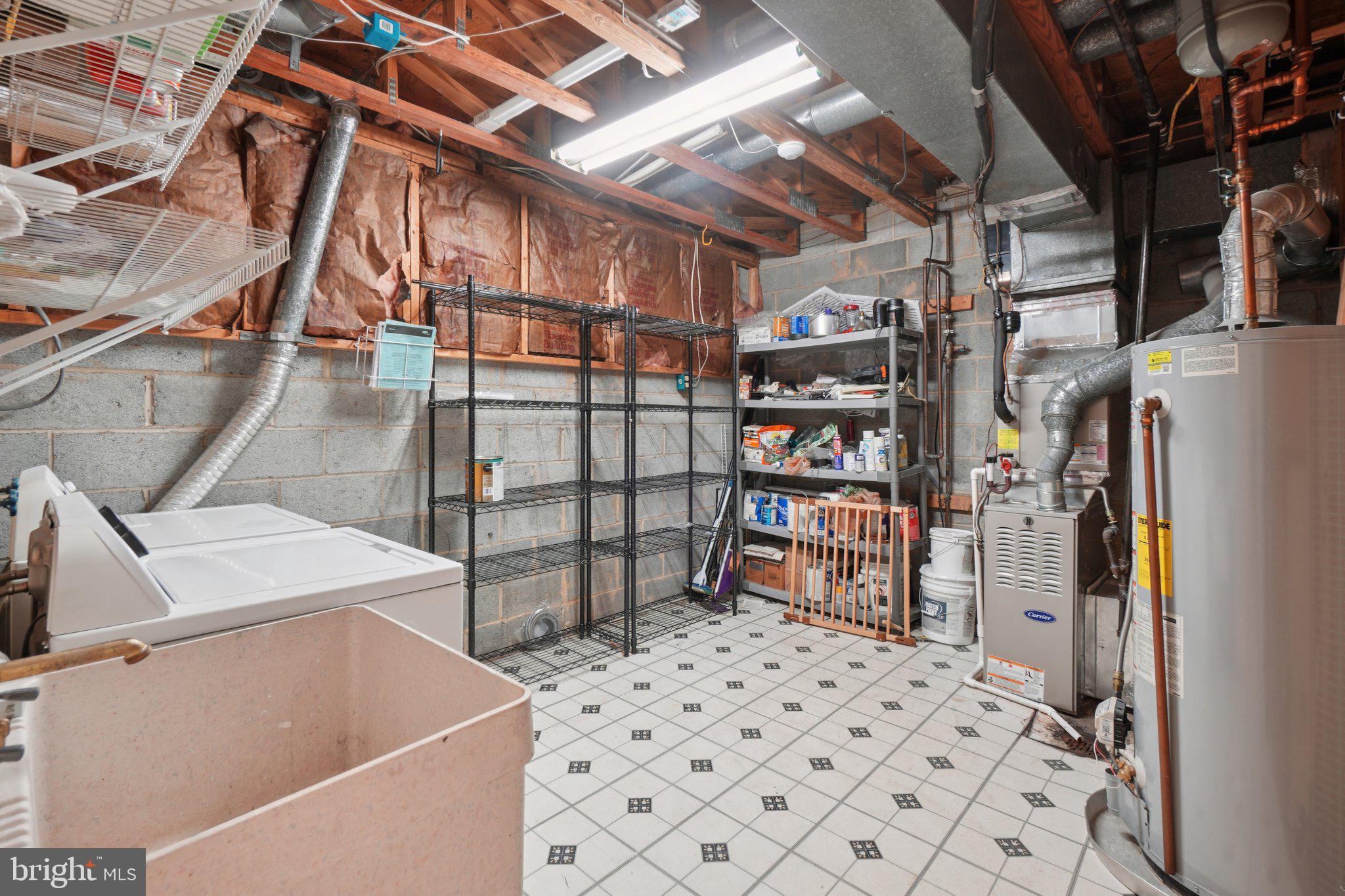 LAFAYETTE VILLAGE - Residential Lease