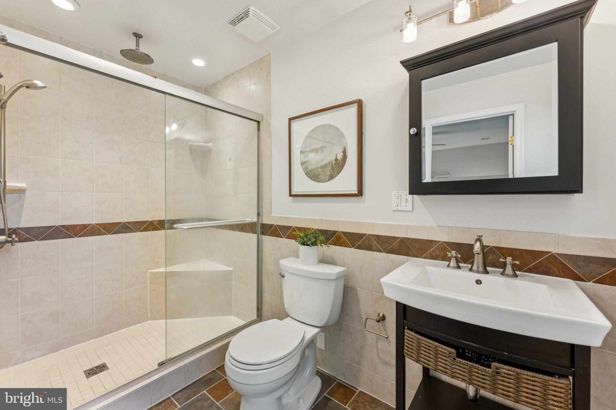 LAFAYETTE VILLAGE - Residential Lease