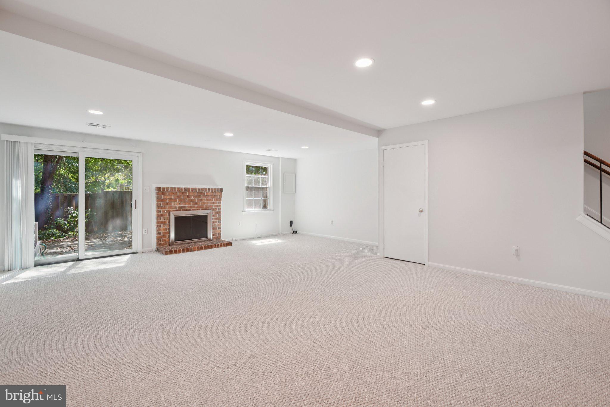 LAFAYETTE VILLAGE - Residential Lease