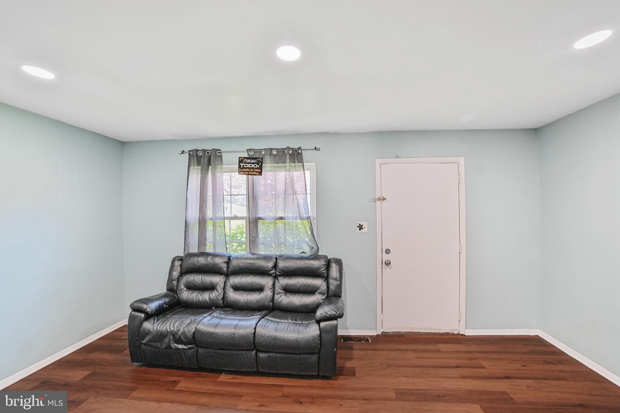 TOWNE CREST - Residential