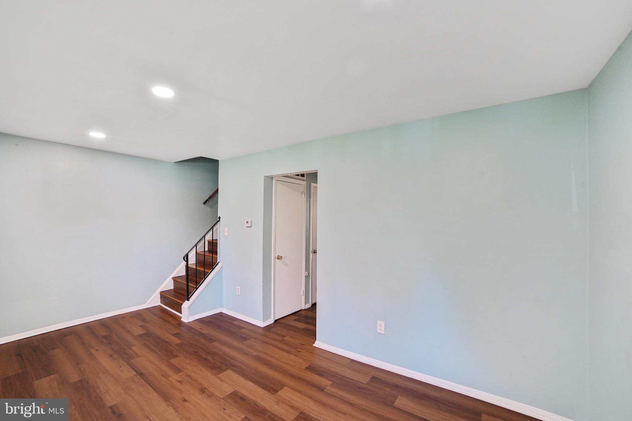 TOWNE CREST - Residential