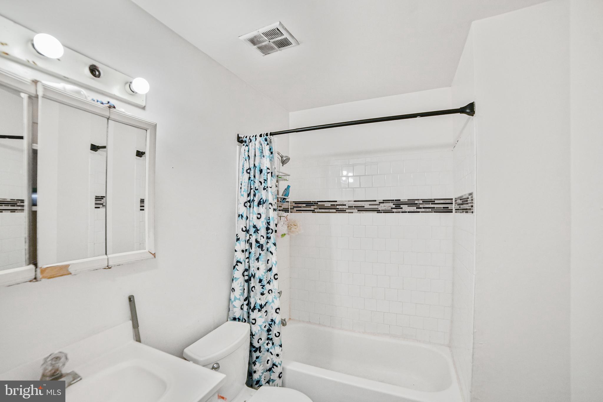 TOWNE CREST - Residential