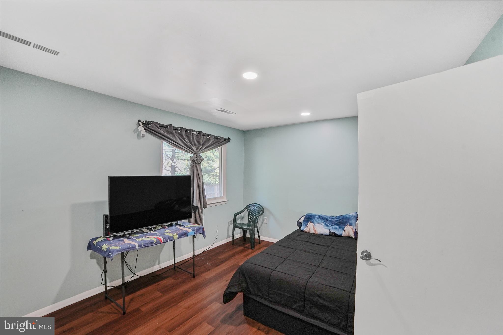 TOWNE CREST - Residential