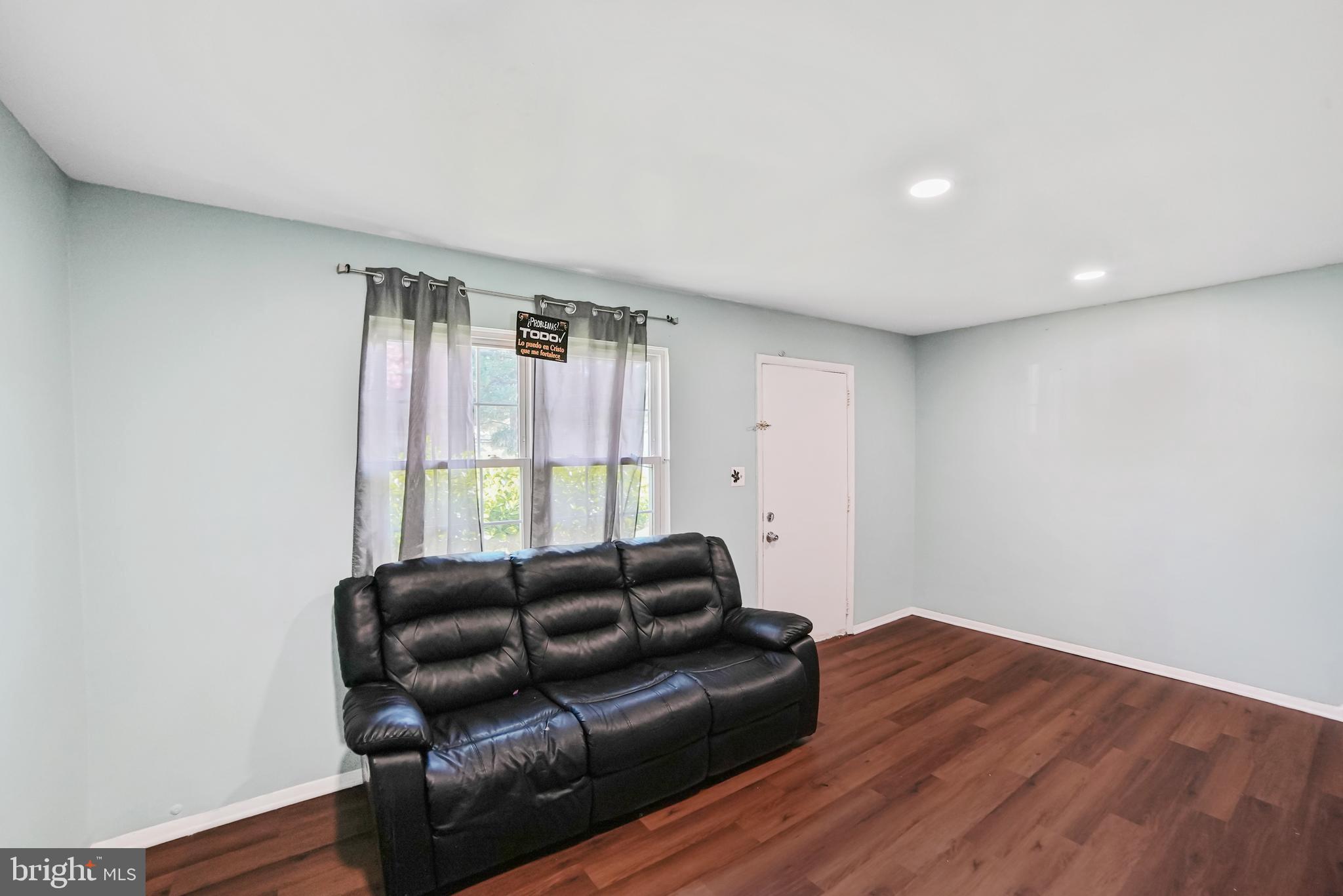 TOWNE CREST - Residential