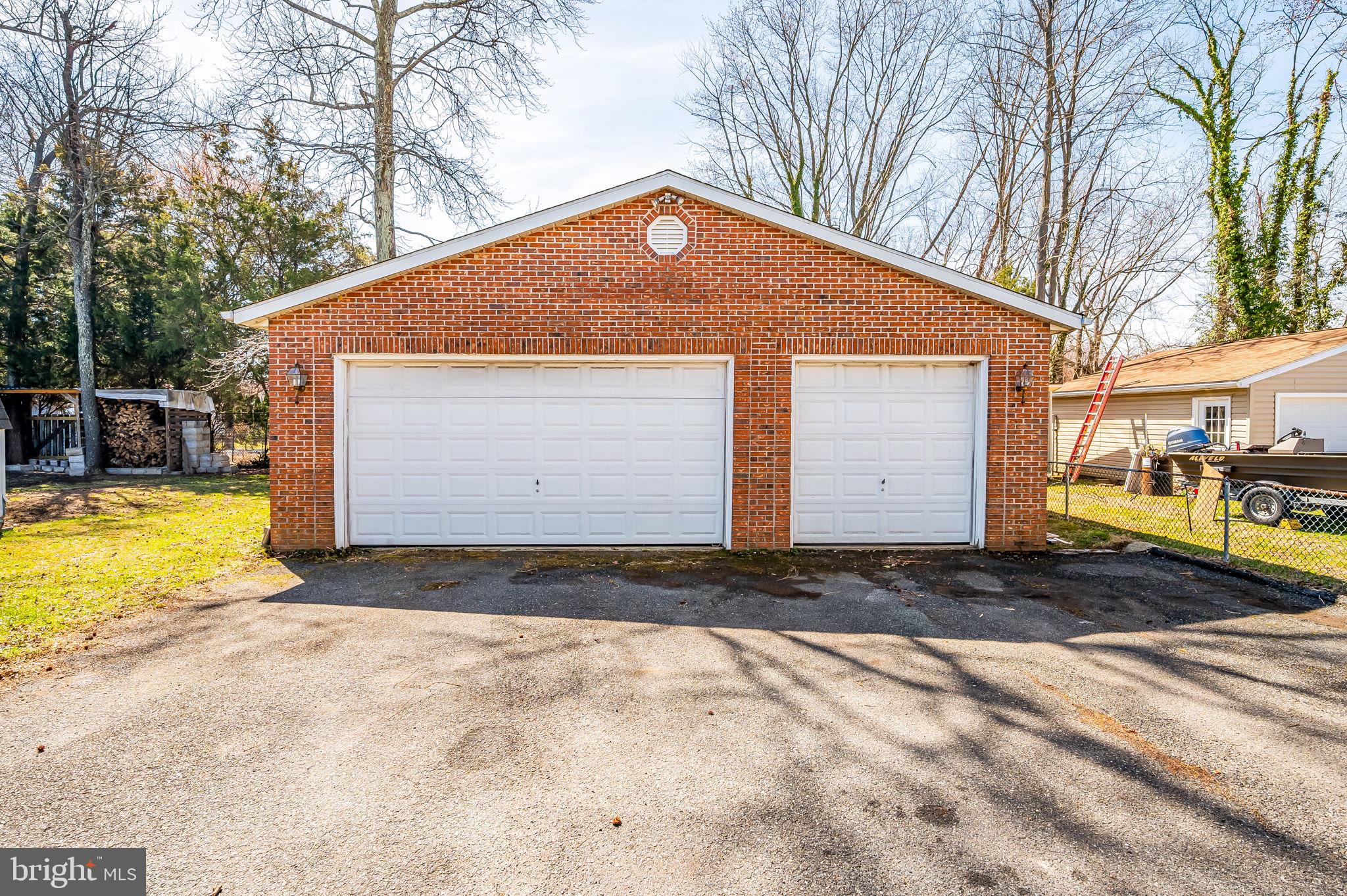 OLIVER BEACH - Residential