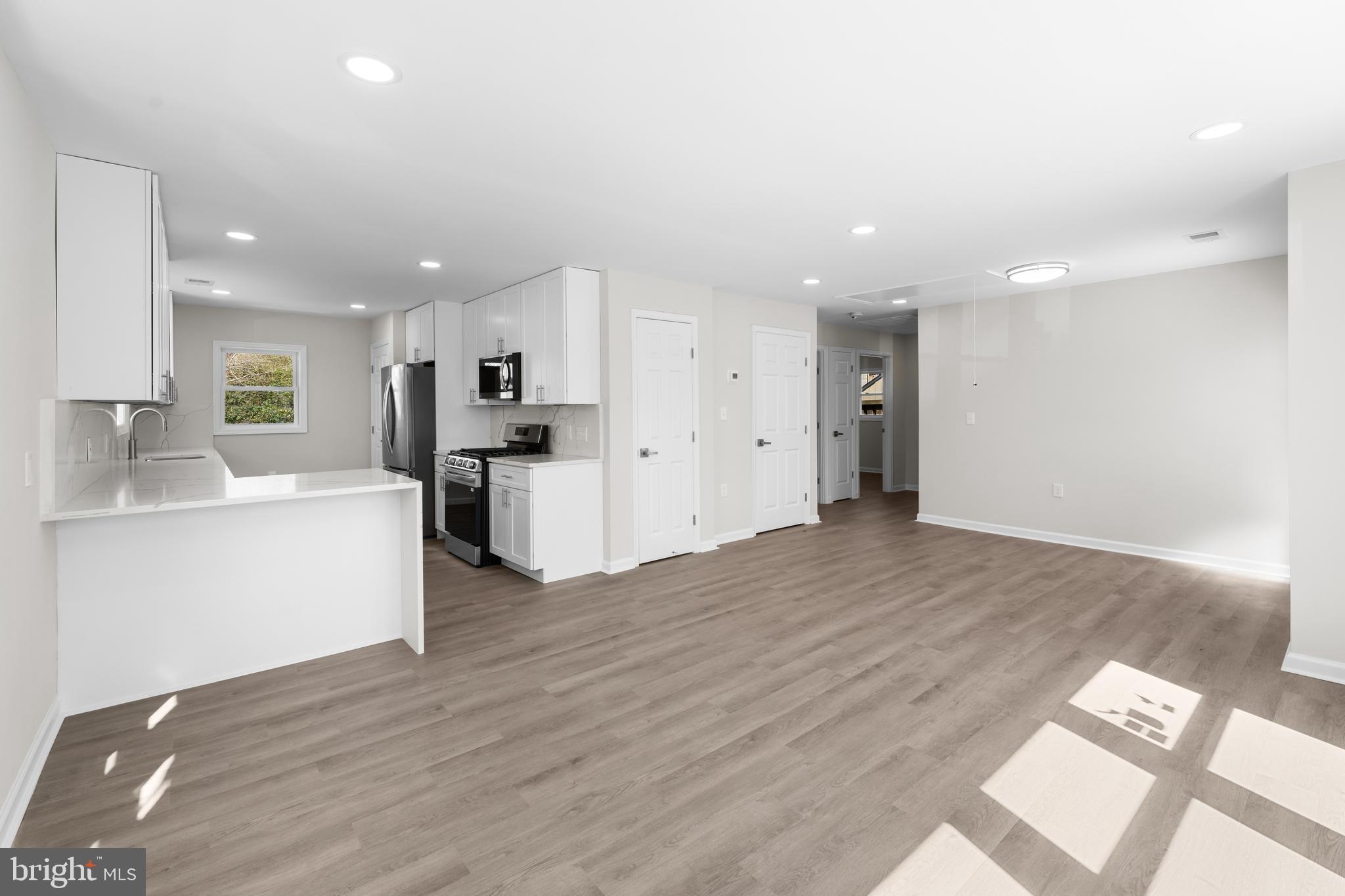 LAUREL - Residential