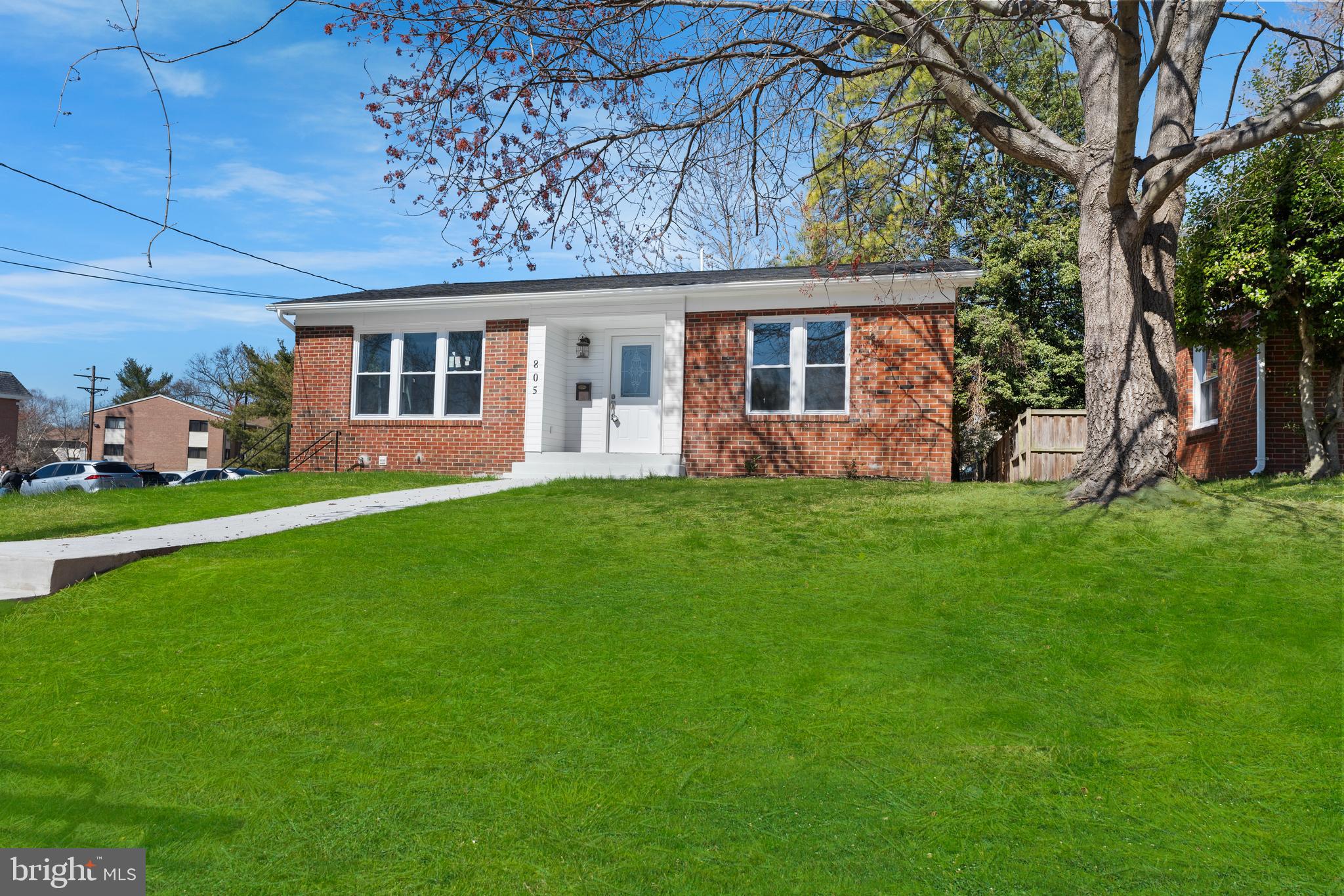 LAUREL - Residential