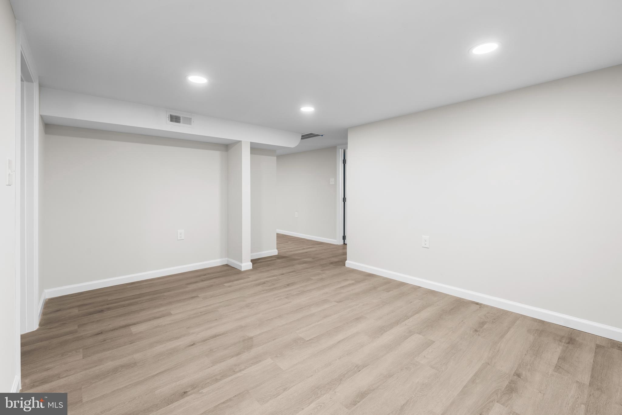 LAUREL - Residential