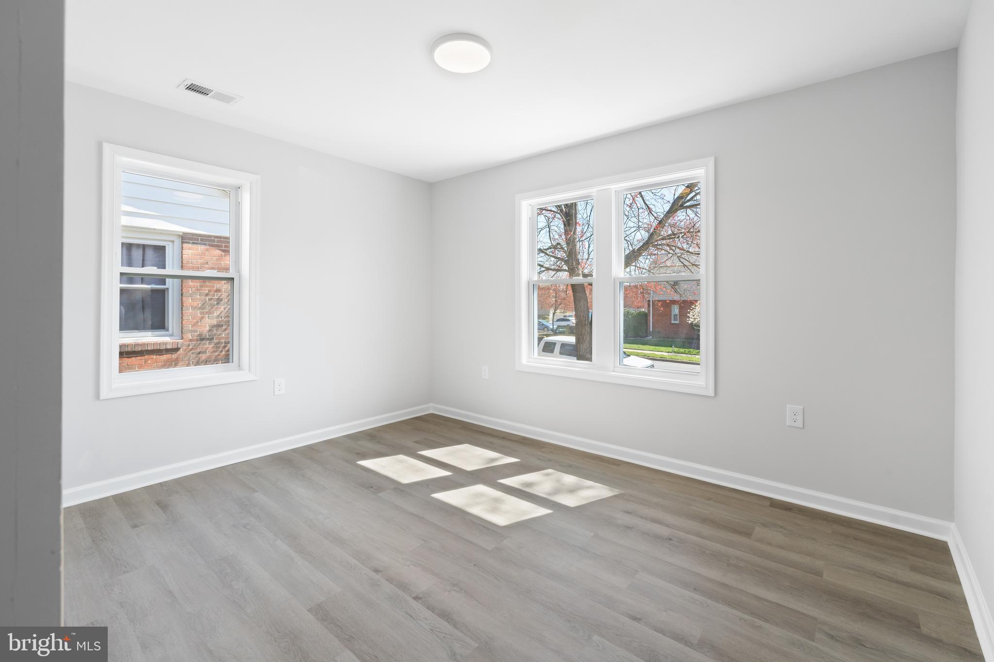 LAUREL - Residential