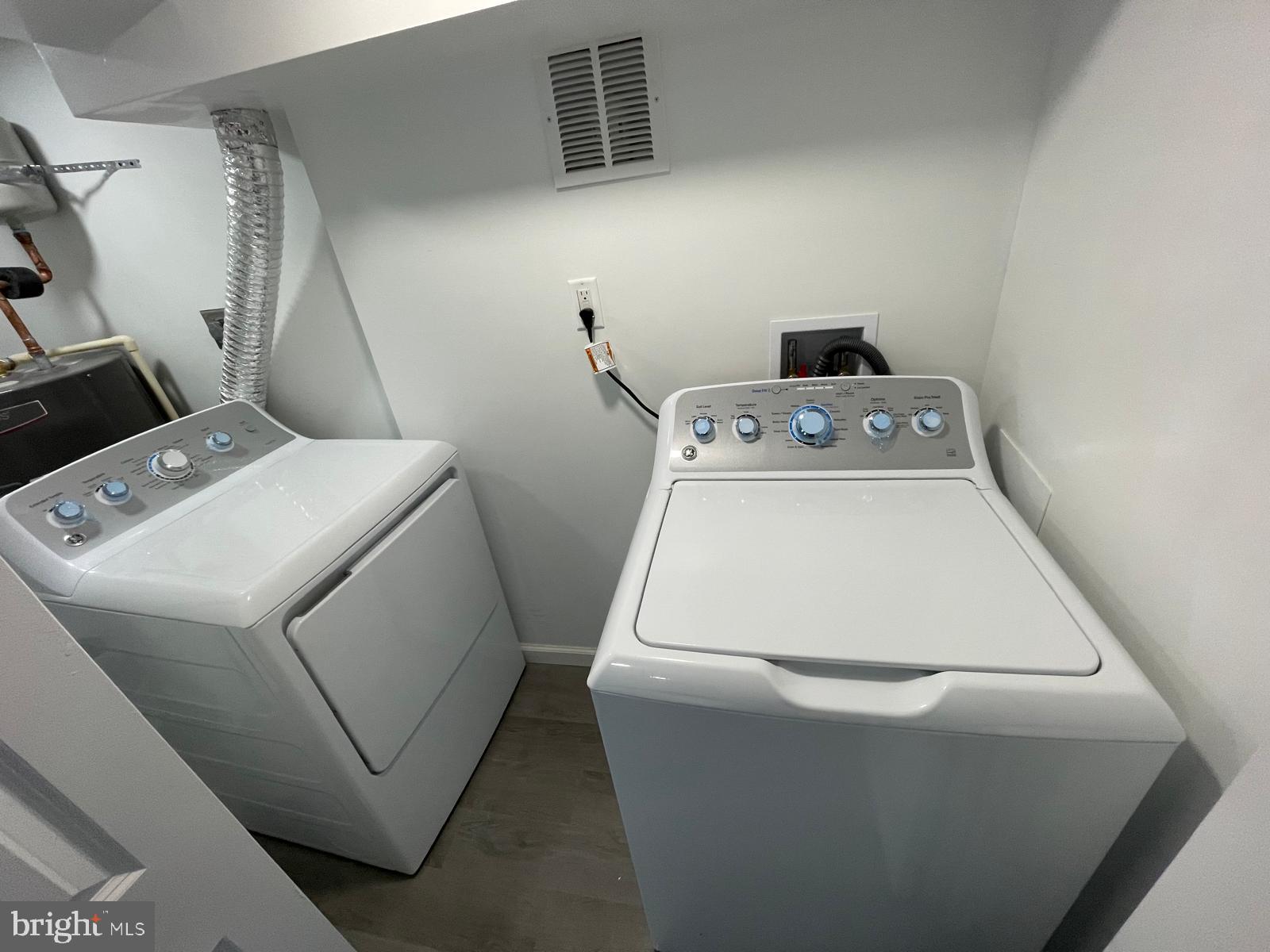 LAUREL - Residential