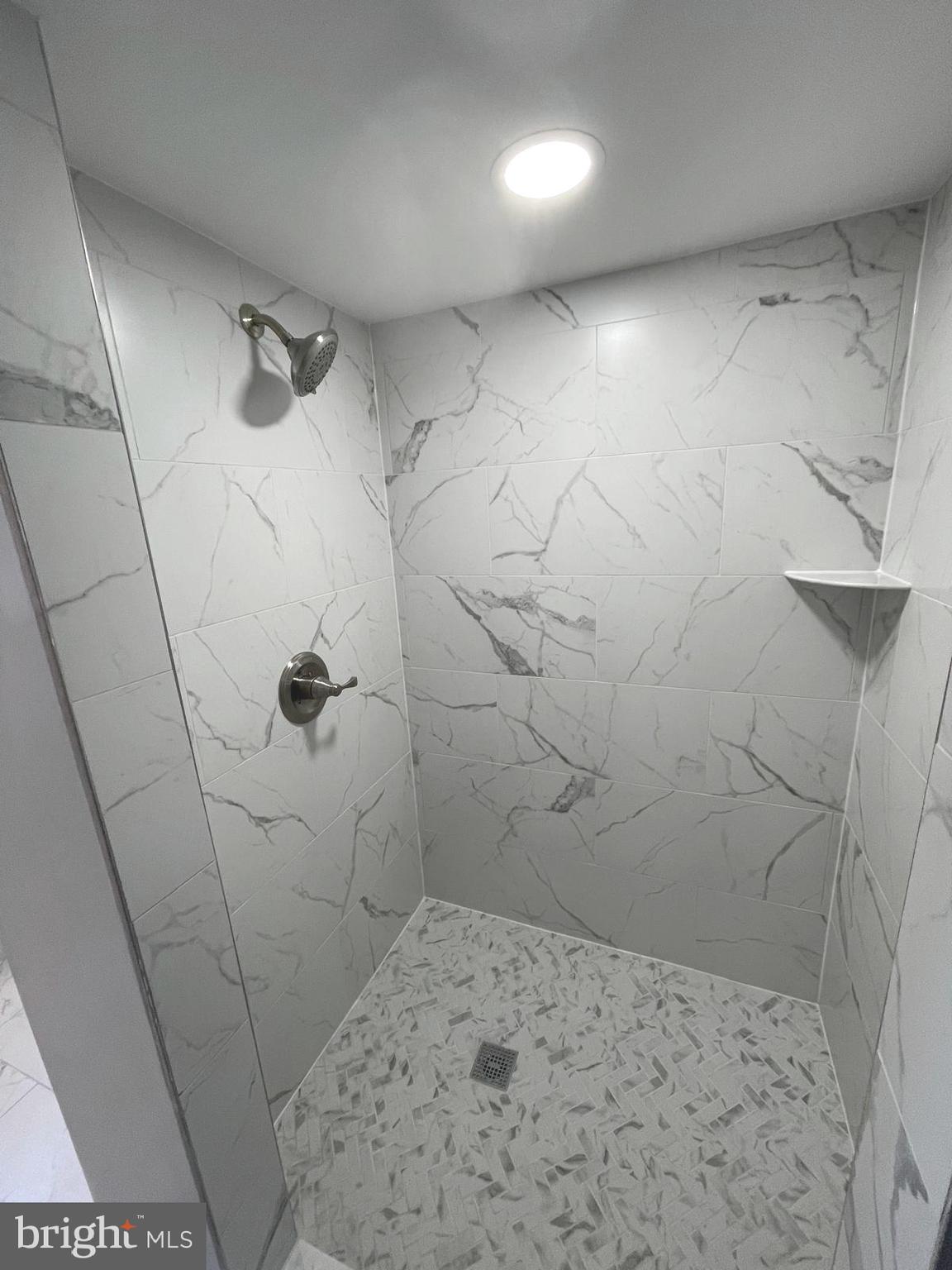 LAUREL - Residential