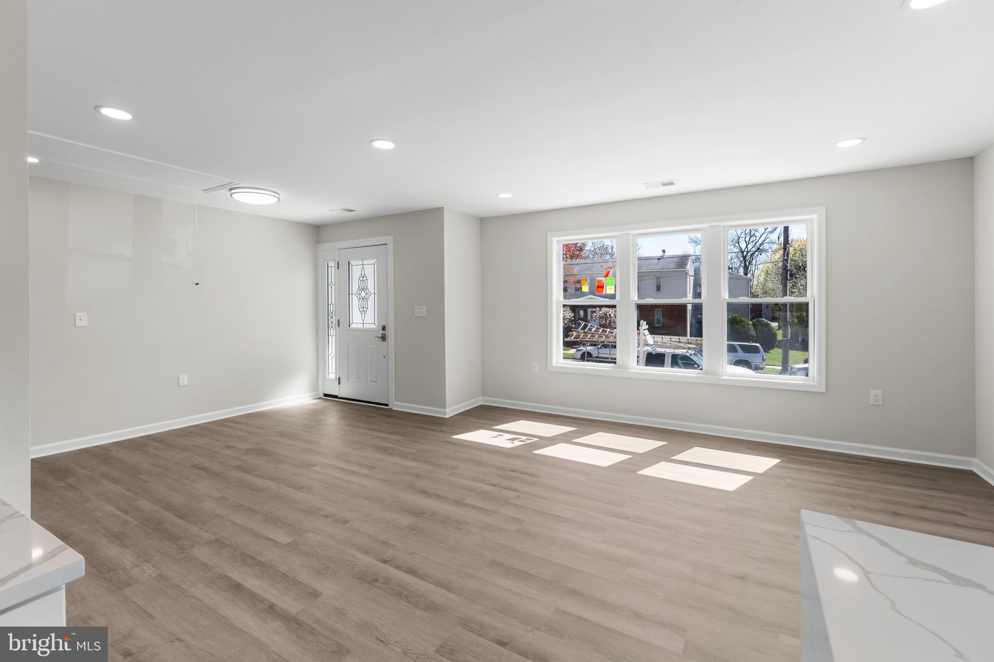 LAUREL - Residential