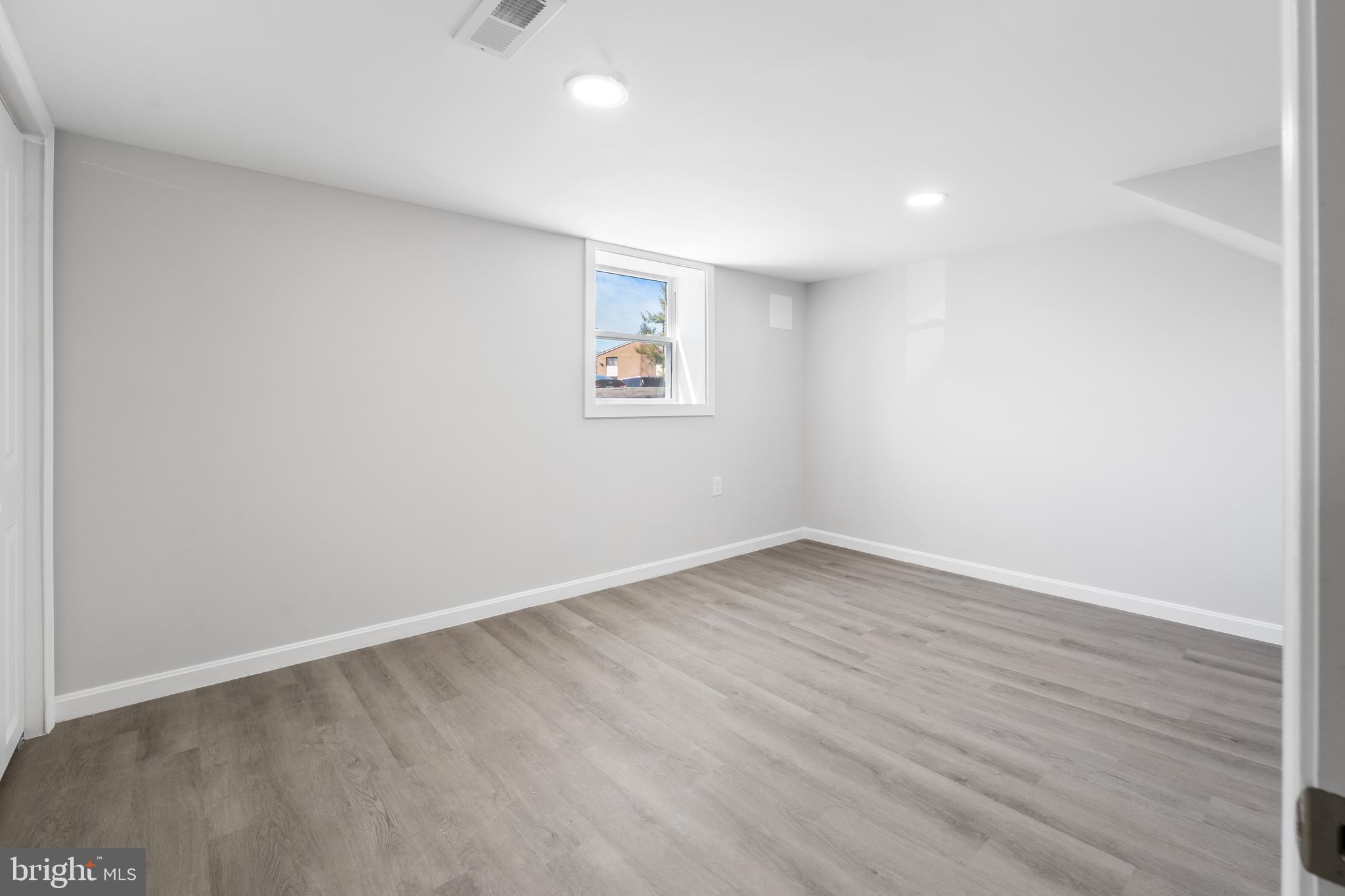 LAUREL - Residential