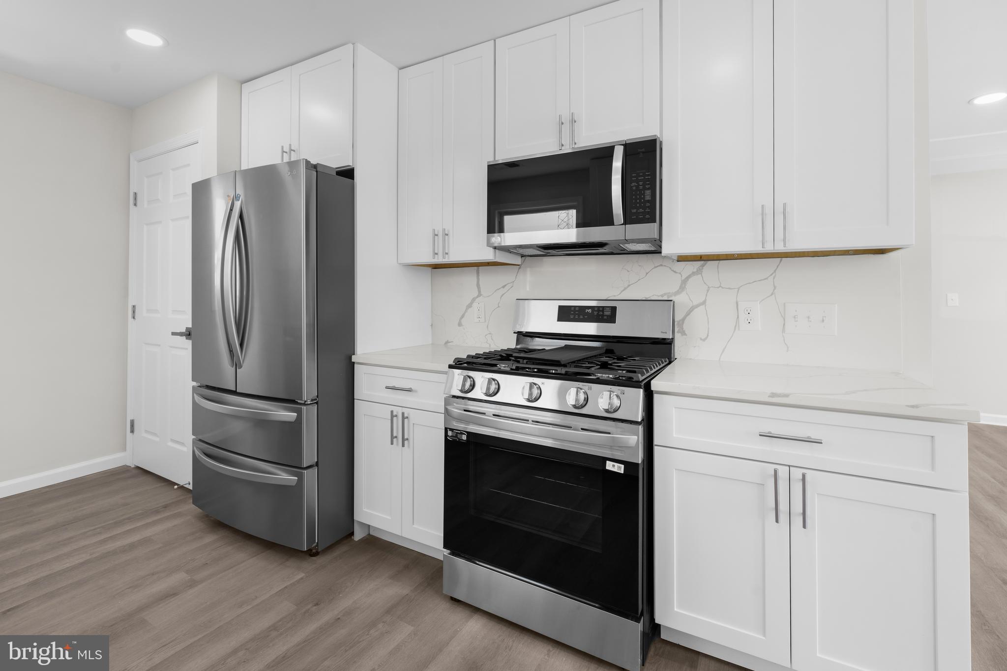 LAUREL - Residential