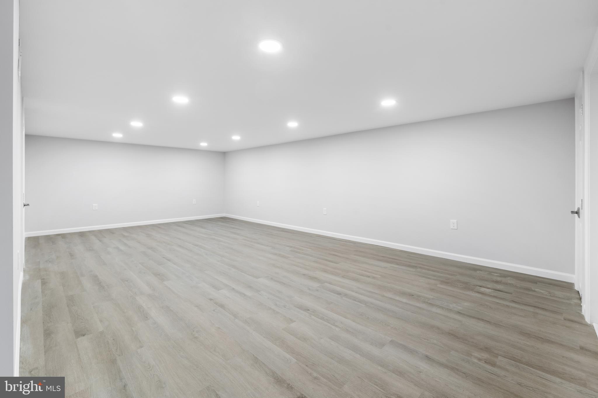 LAUREL - Residential